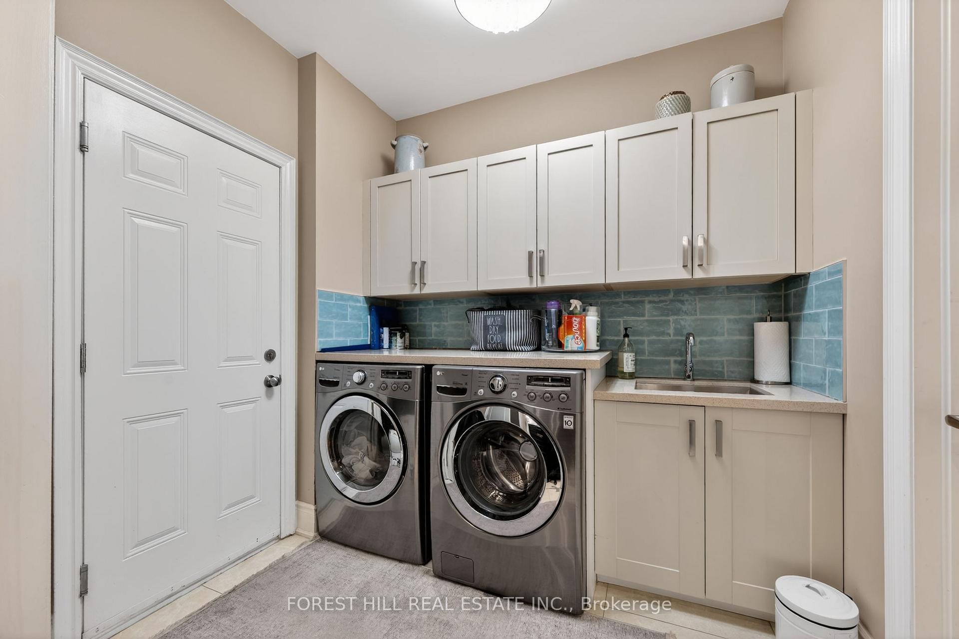 Photo 11 of 111 Vines Place, Aurora, Bayview Southeast — HOMEH