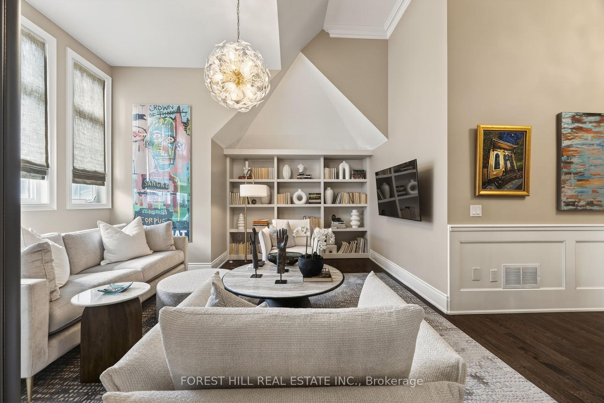 Photo 13 of 111 Vines Place, Aurora, Bayview Southeast — HOMEH