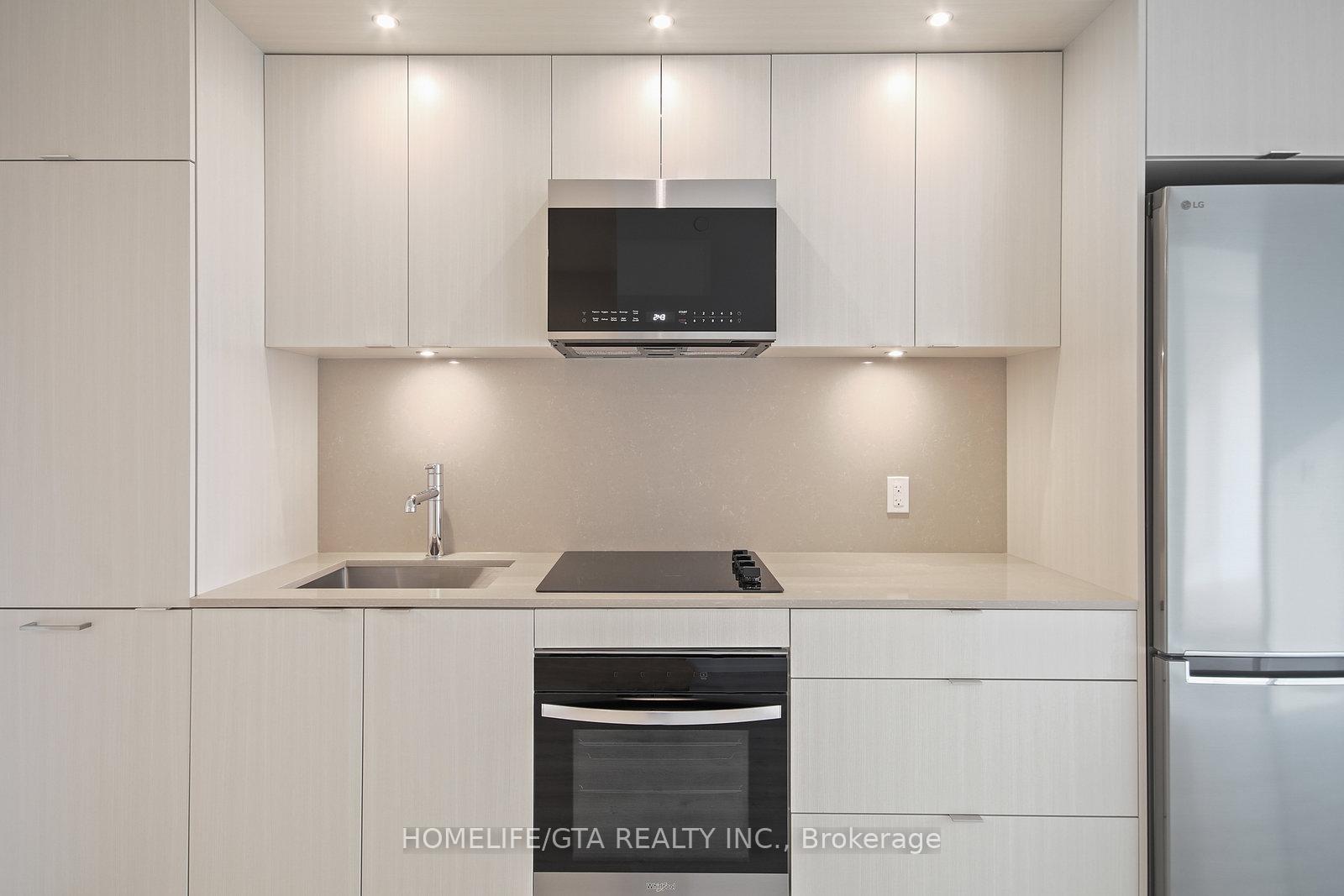 Photo 4 of Unit 908, 60 Central Park Roadway, Etobicoke, Islington-City Centre West — HOMEH