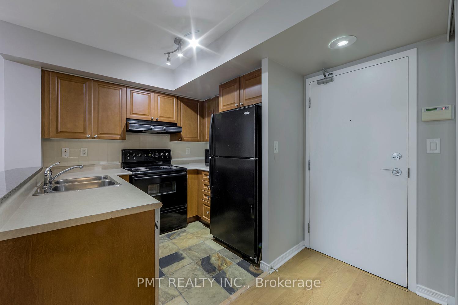 Photo 5 of Unit 1403, 230 King Street E, Toronto, Moss Park — HOMEH