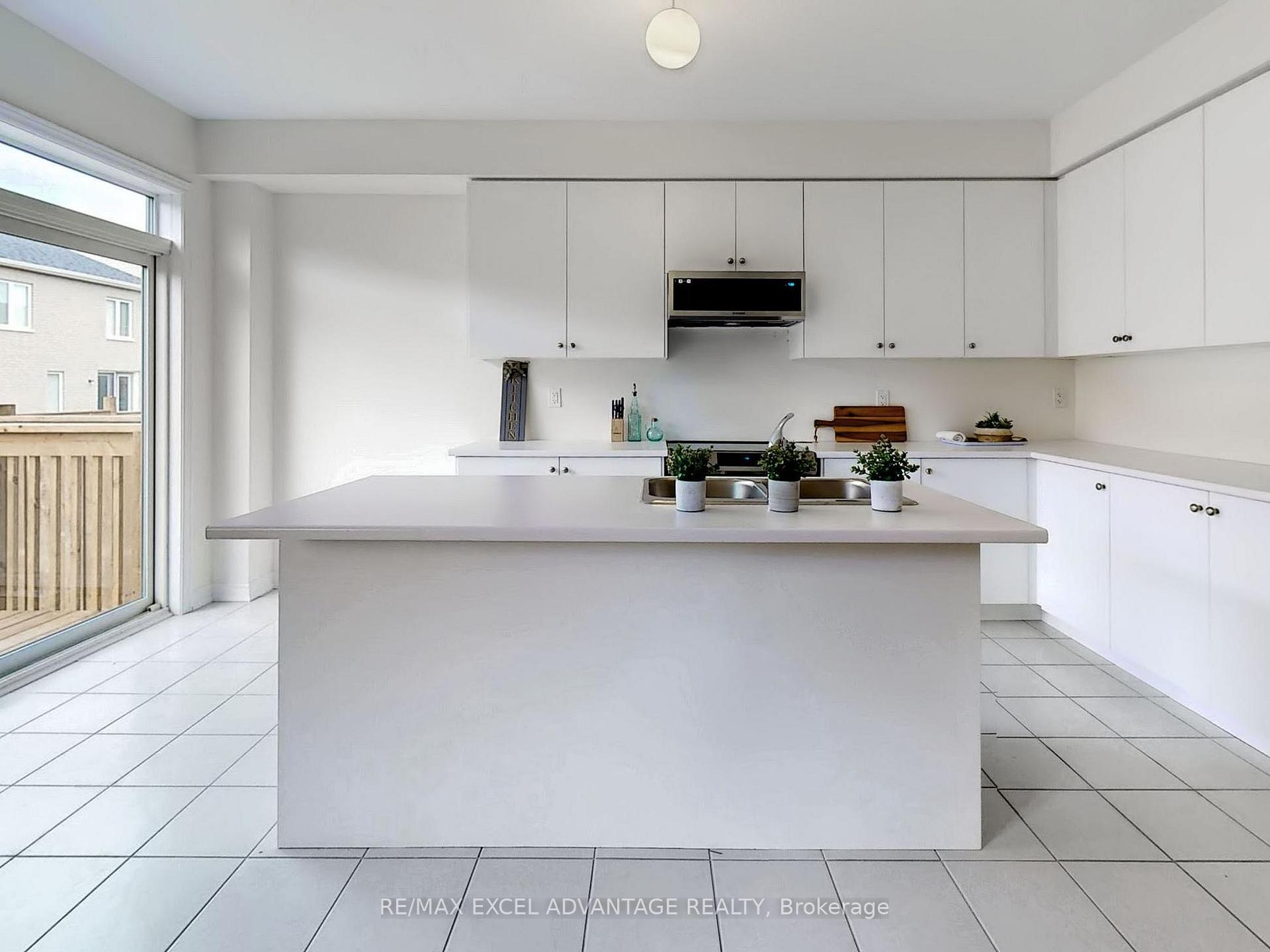 Photo 9 of Unit Main, 54 Bannister Road, Barrie, Rural Barrie Southeast — HOMEH