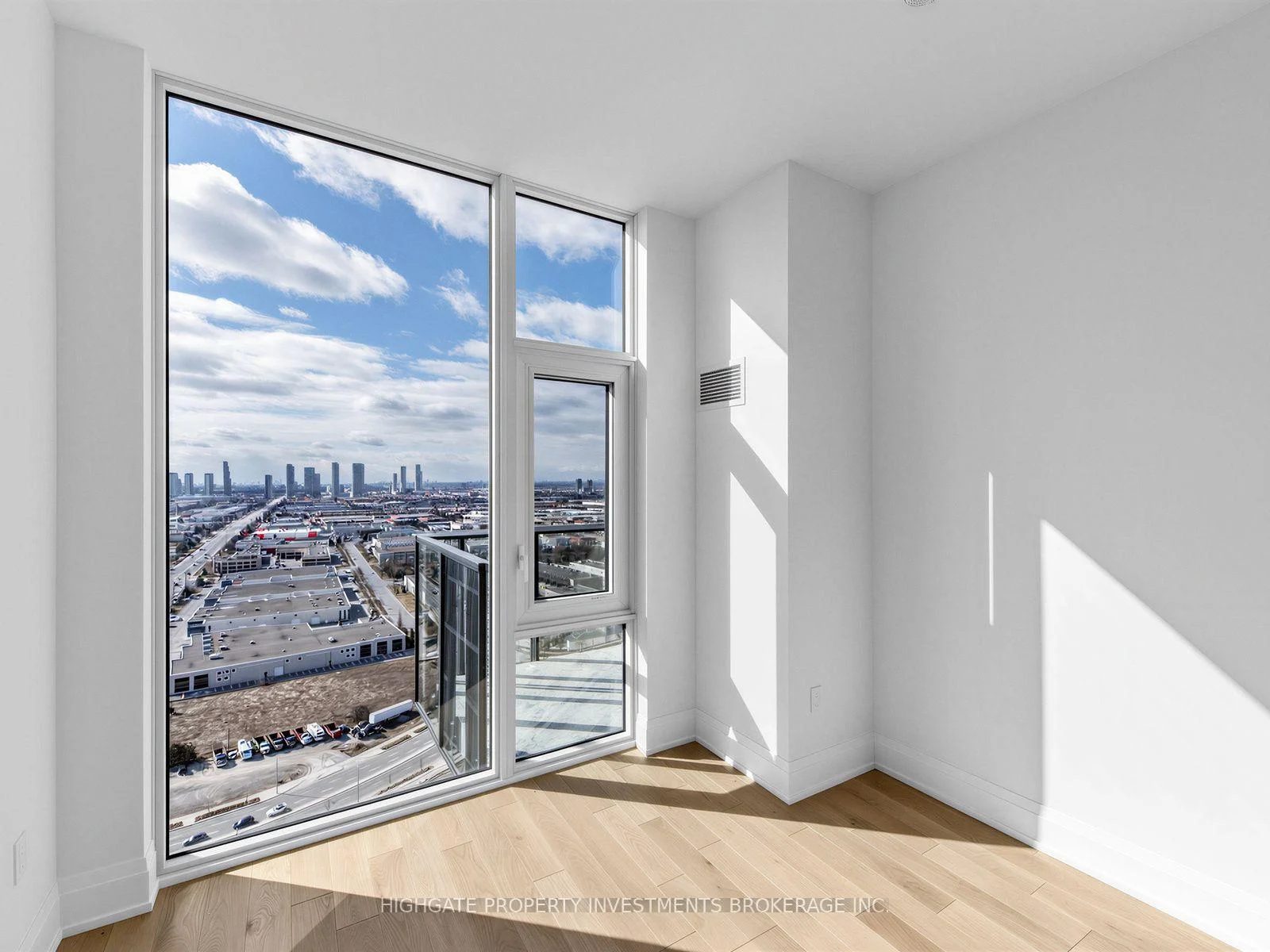 Photo 20 of Unit PH 101, 27 Korda Gate, Vaughan, Vellore Village — HOMEH