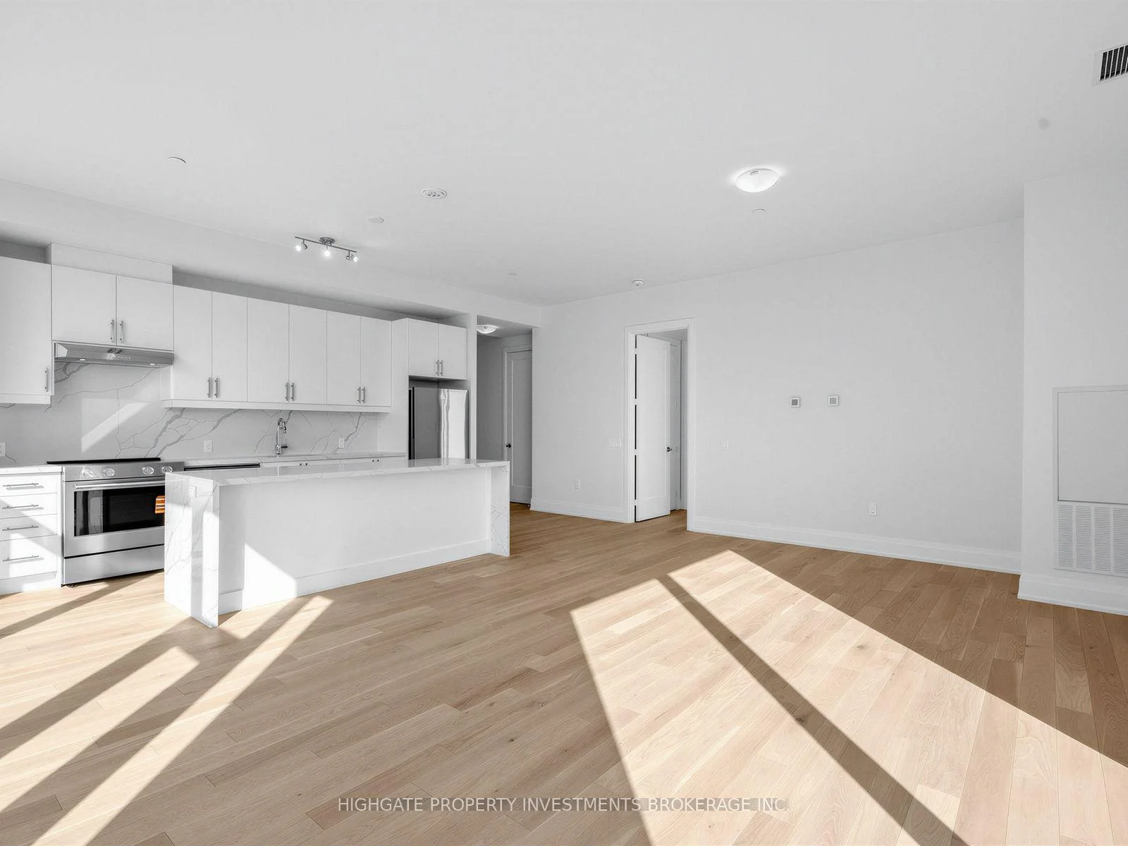 Photo 38 of Unit PH 101, 27 Korda Gate, Vaughan, Vellore Village — HOMEH