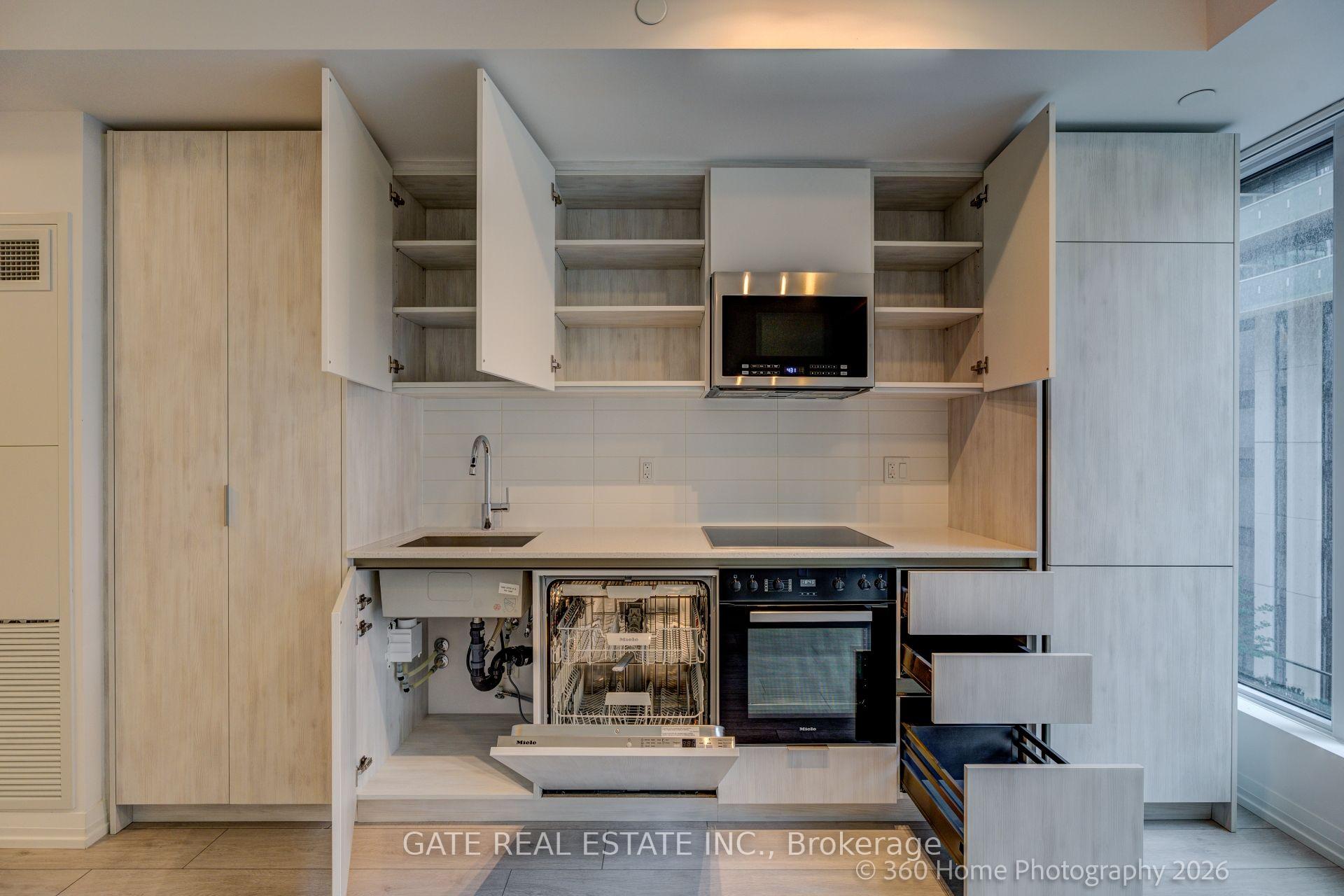 Photo 5 of Unit 502, 400 King Street W, Toronto, Waterfront Communities — HOMEH