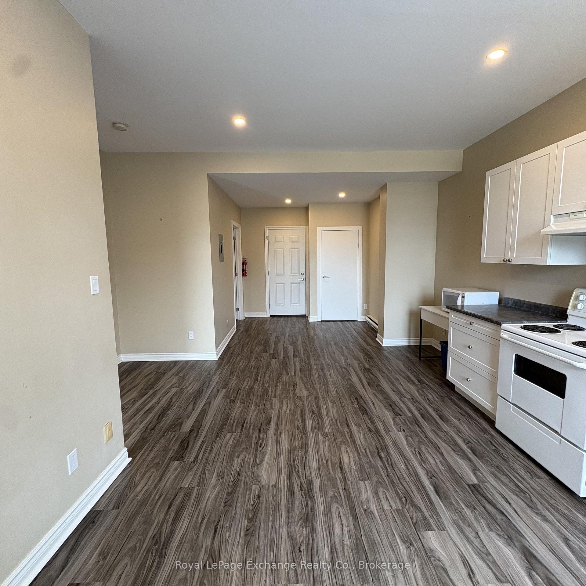 Photo 2 of Unit 7, 46 Queen Street, Huron-Kinloss — HOMEH