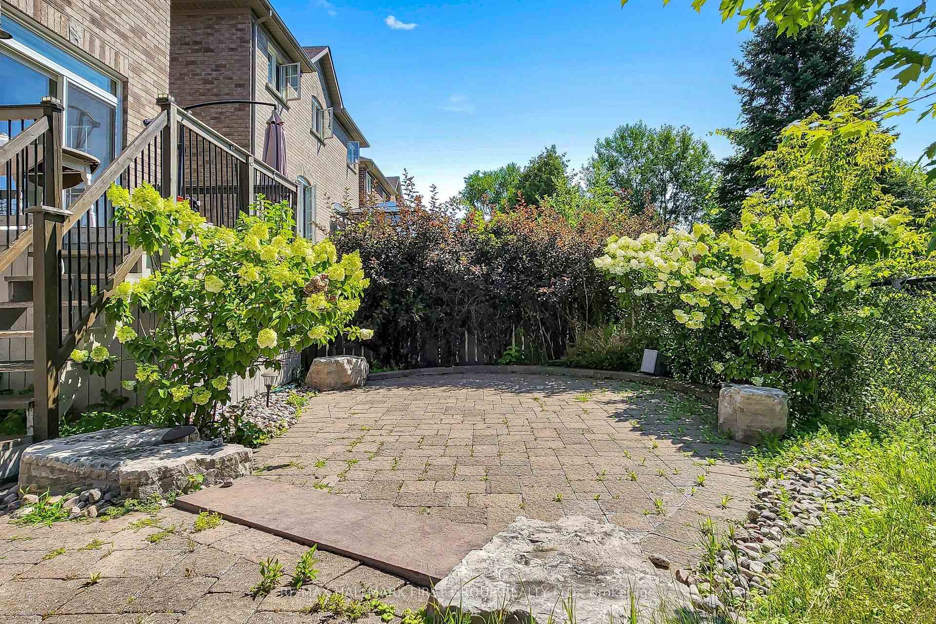 Photo 24 of 63 Elmer Adams Drive, Clarington, Courtice — HOMEH