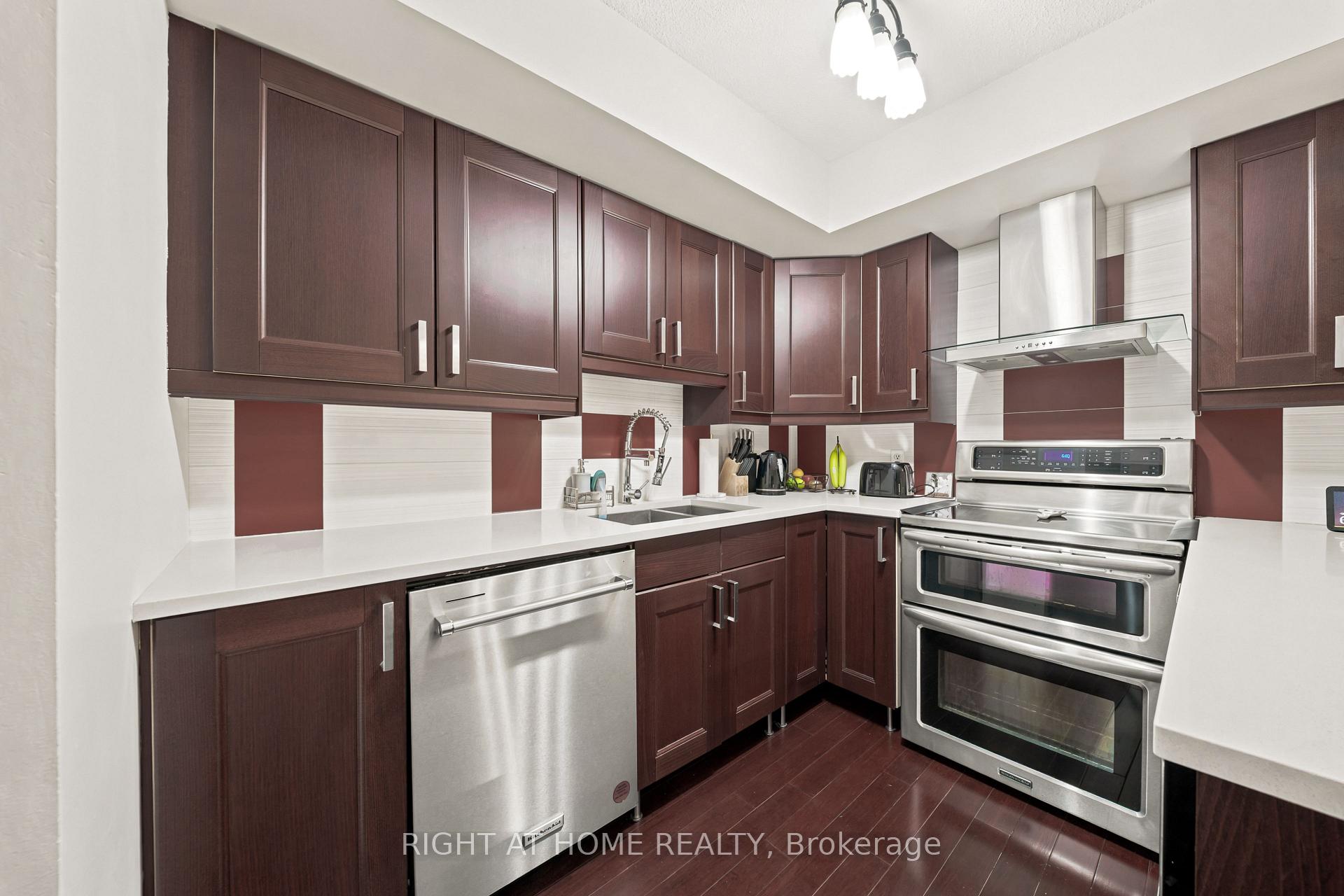 Photo 9 of Unit 1610, 25 The Esplanade, Toronto, Waterfront Communities — HOMEH