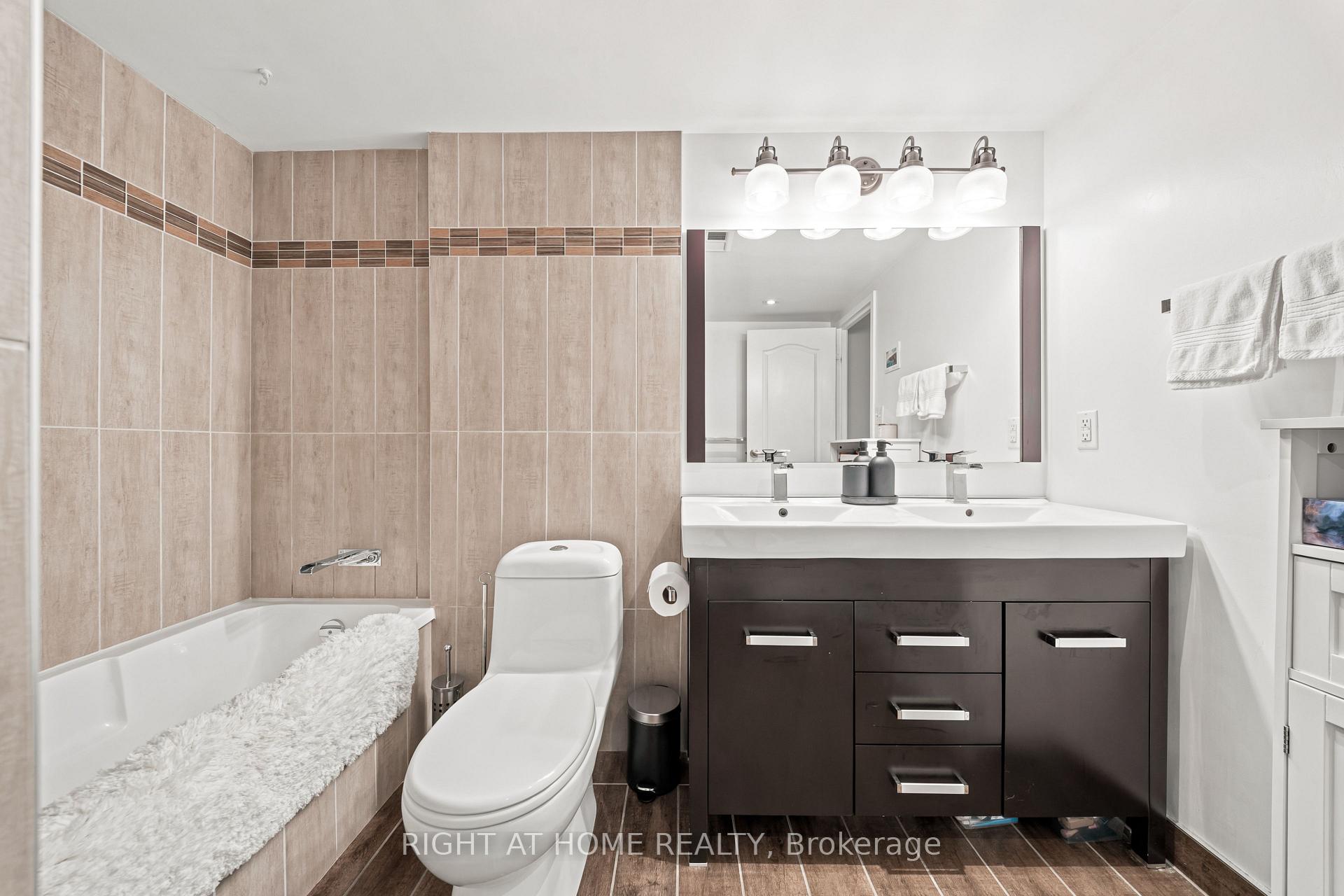 Photo 16 of Unit 1610, 25 The Esplanade, Toronto, Waterfront Communities — HOMEH