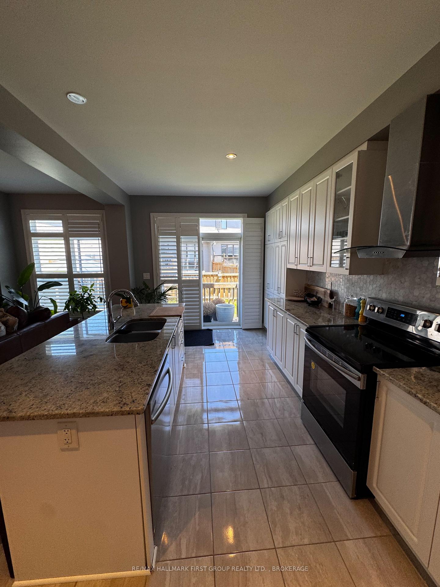 Photo 10 of 1098 Woodhaven Drive, Kingston, City Northwest — HOMEH
