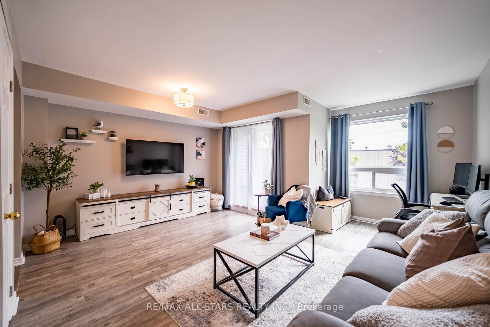 Photo 1 of Unit 202, 12455 Ninth Line, Whitchurch-Stouffville, Stouffville — HOMEH