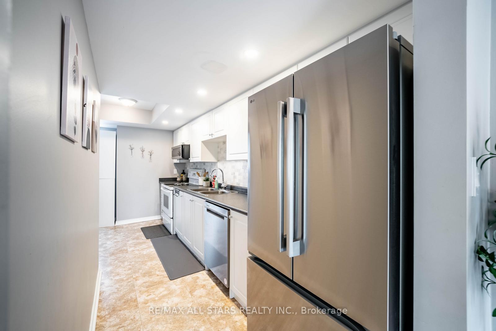Photo 6 of Unit 202, 12455 Ninth Line, Whitchurch-Stouffville, Stouffville — HOMEH