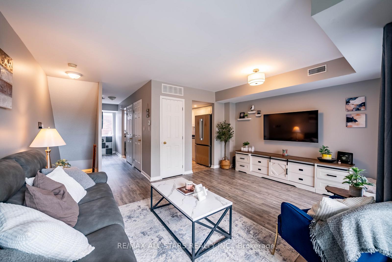 Photo 11 of Unit 202, 12455 Ninth Line, Whitchurch-Stouffville, Stouffville — HOMEH