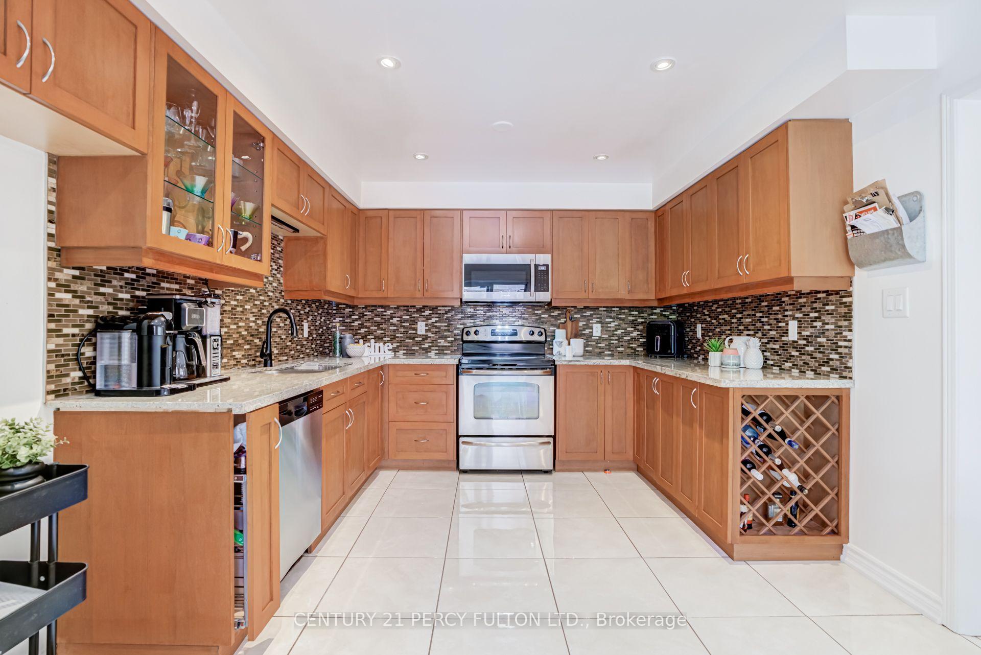 Photo 15 of 375 Chickadee Court, Pickering, Amberlea — HOMEH