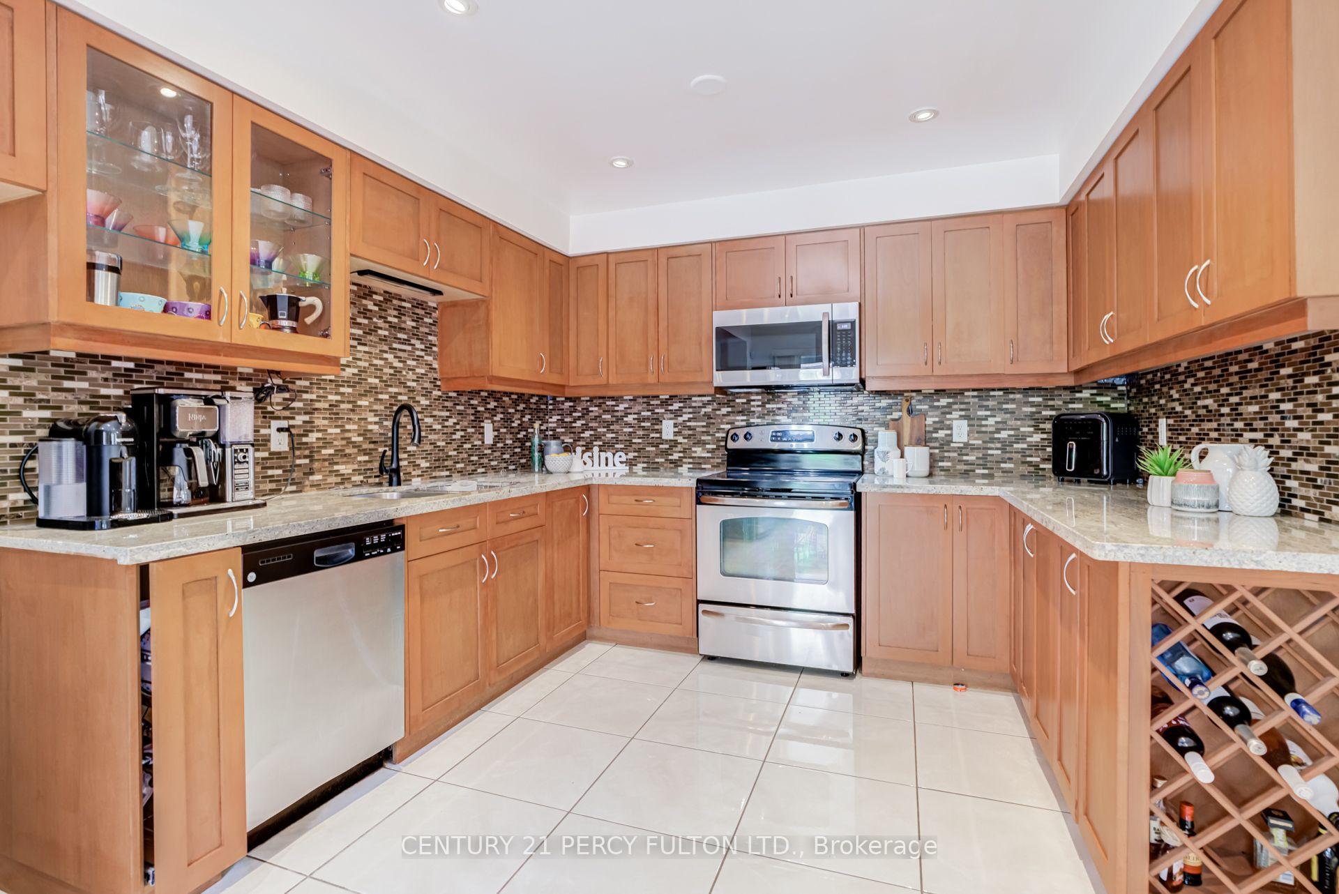 Photo 16 of 375 Chickadee Court, Pickering, Amberlea — HOMEH