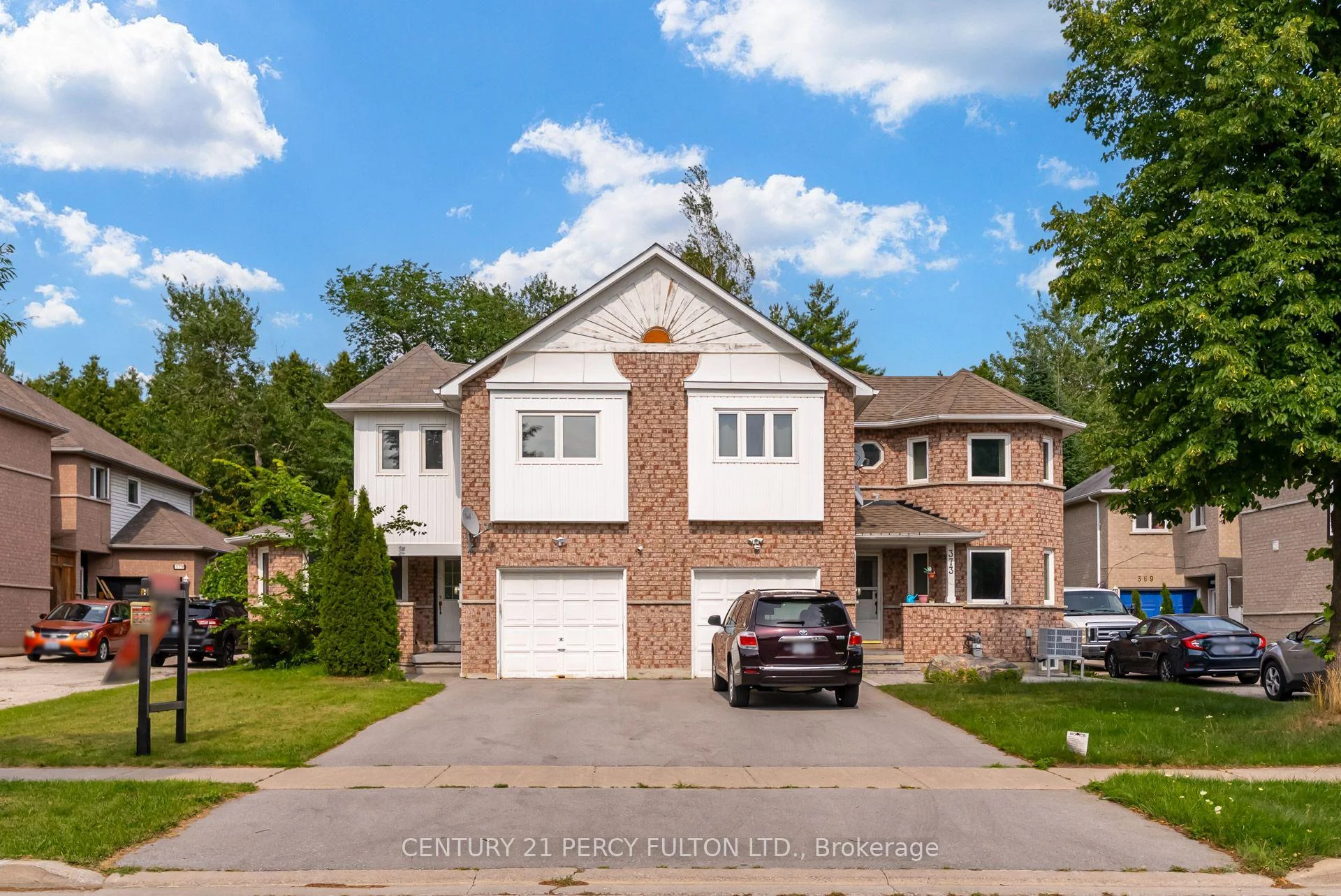 Photo 2 of 375 Chickadee Court, Pickering, Amberlea — HOMEH