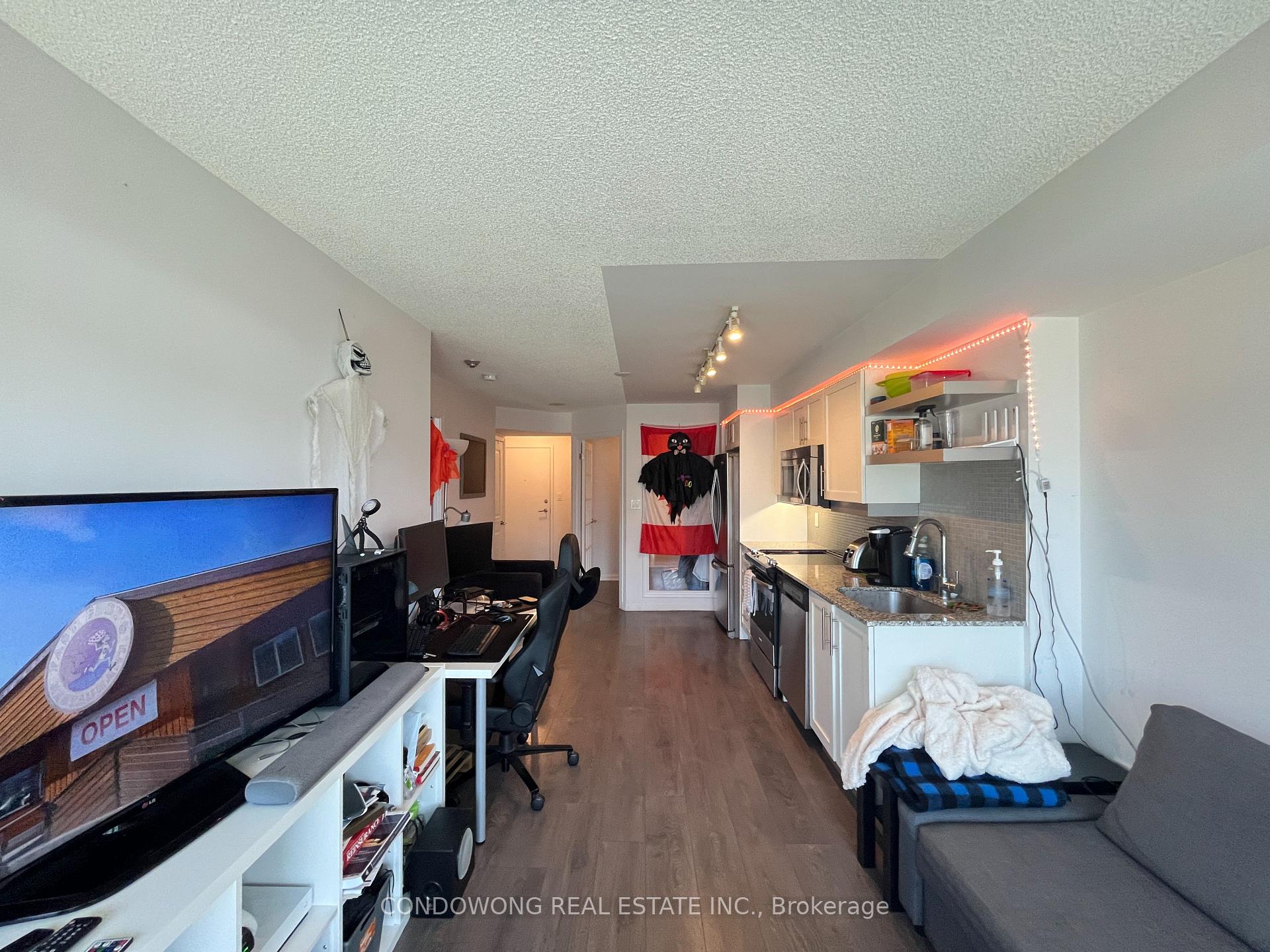 Photo 2 of Unit 1910, 400 Adelaide Street E, Toronto, Moss Park — HOMEH