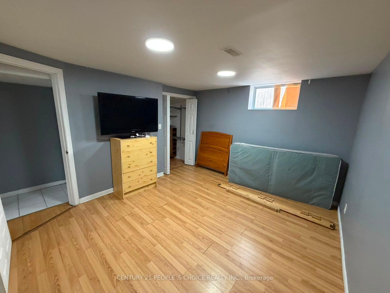Photo 5 of 1165 Ogden Avenue, Mississauga, Lakeview — HOMEH