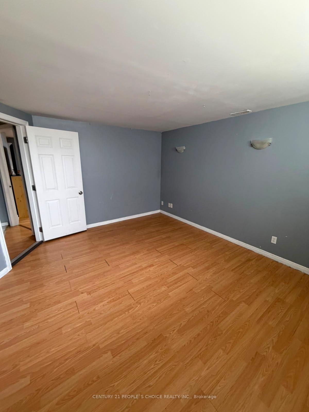 Photo 6 of 1165 Ogden Avenue, Mississauga, Lakeview — HOMEH