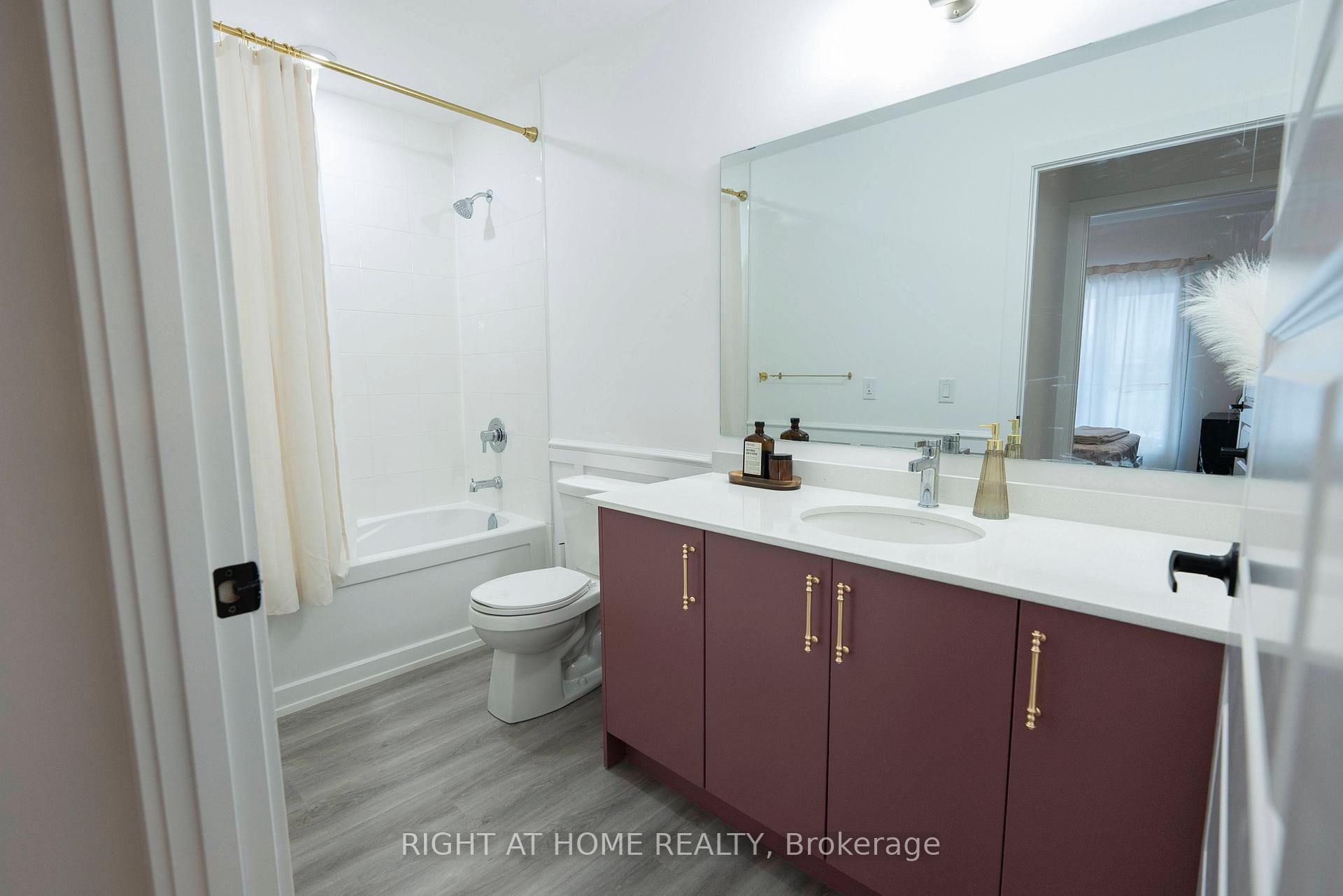 Photo 7 of Unit 302, 1000 Lackner Place E, Kitchener, Grand River North — HOMEH
