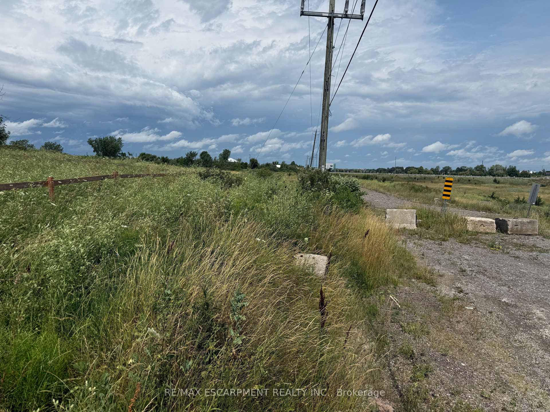 Photo 5 of 260 Colborne Street, Welland, Broadway — HOMEH