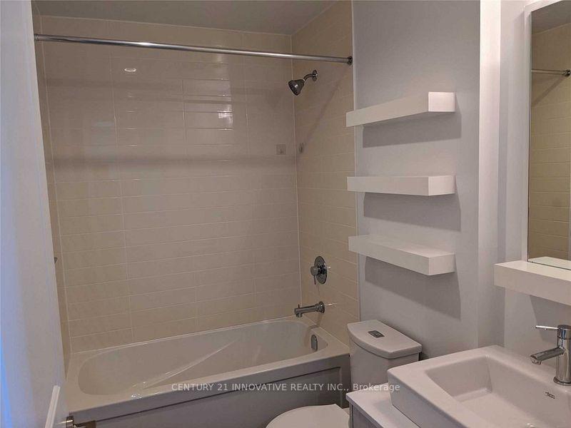 Photo 10 of Unit 1008, 9205 yonge Street, Richmond Hill, Langstaff — HOMEH
