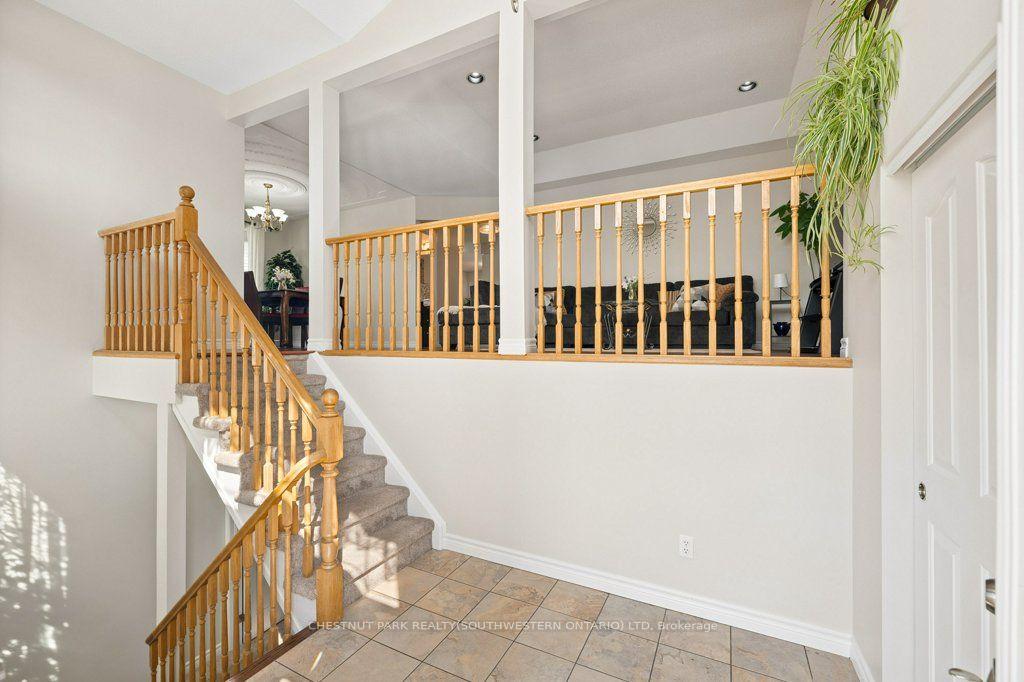Photo 3 of 158 Bankside Drive, Kitchener, Highland West — HOMEH