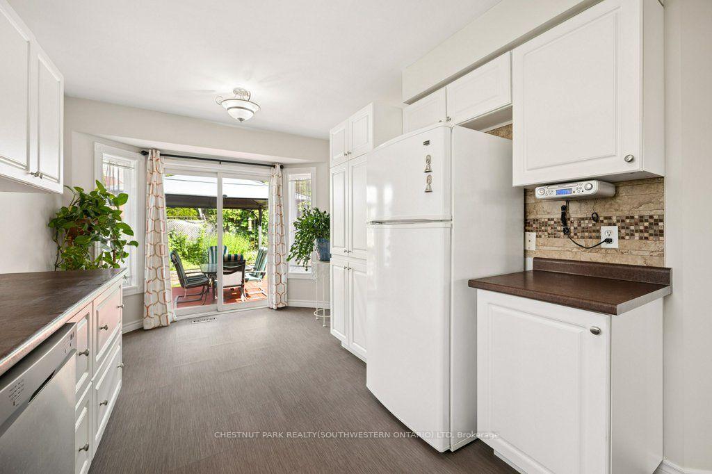 Photo 13 of 158 Bankside Drive, Kitchener, Highland West — HOMEH