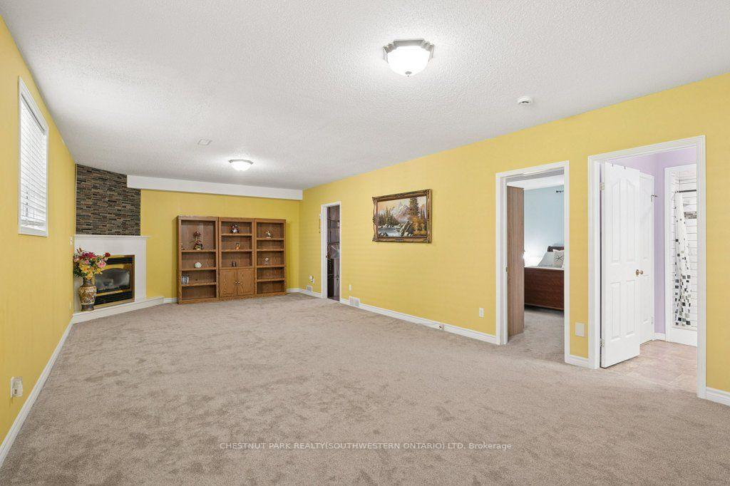 Photo 17 of 158 Bankside Drive, Kitchener, Highland West — HOMEH