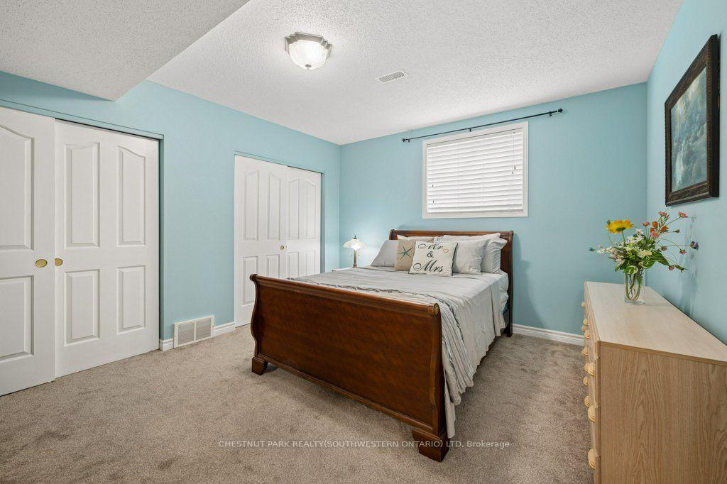 Photo 19 of 158 Bankside Drive, Kitchener, Highland West — HOMEH