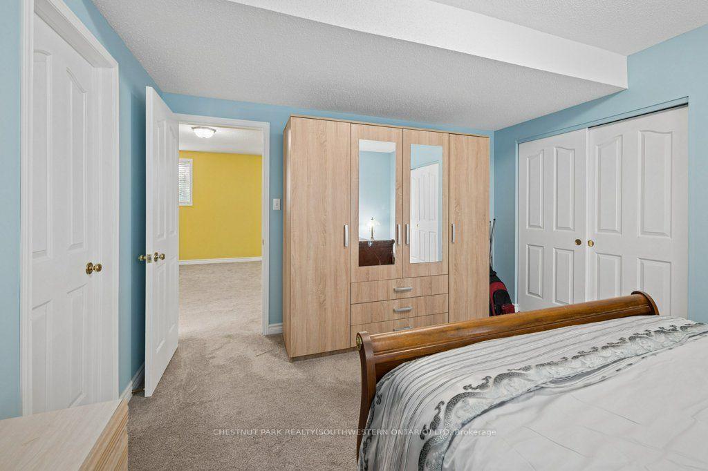 Photo 20 of 158 Bankside Drive, Kitchener, Highland West — HOMEH