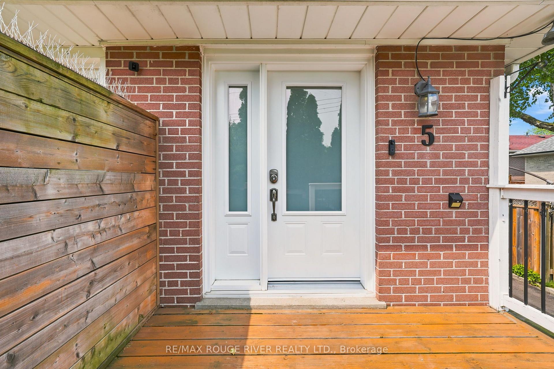 Photo 4 of 5 Pixley Crescent, Scarborough, West Hill — HOMEH