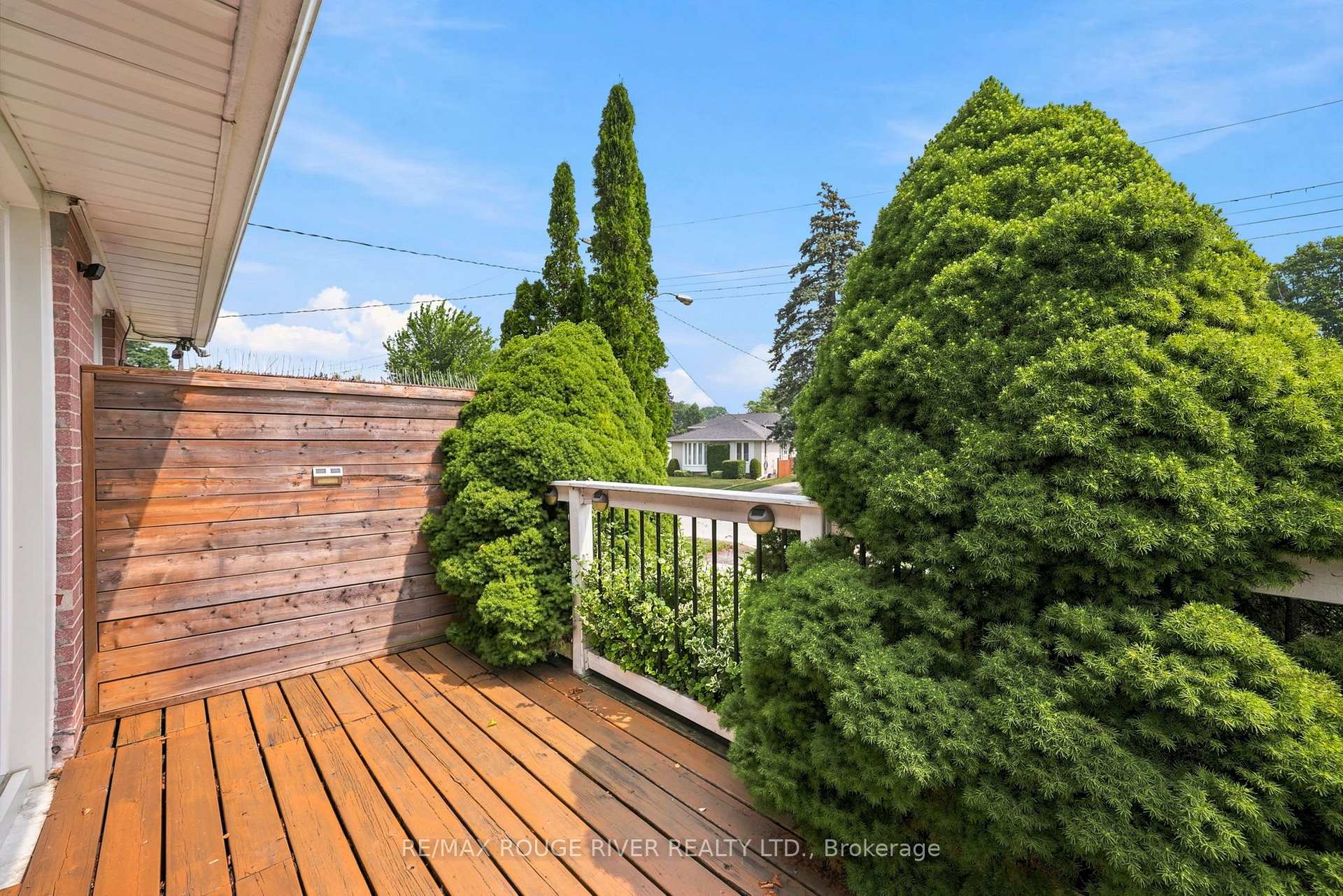 Photo 11 of 5 Pixley Crescent, Scarborough, West Hill — HOMEH