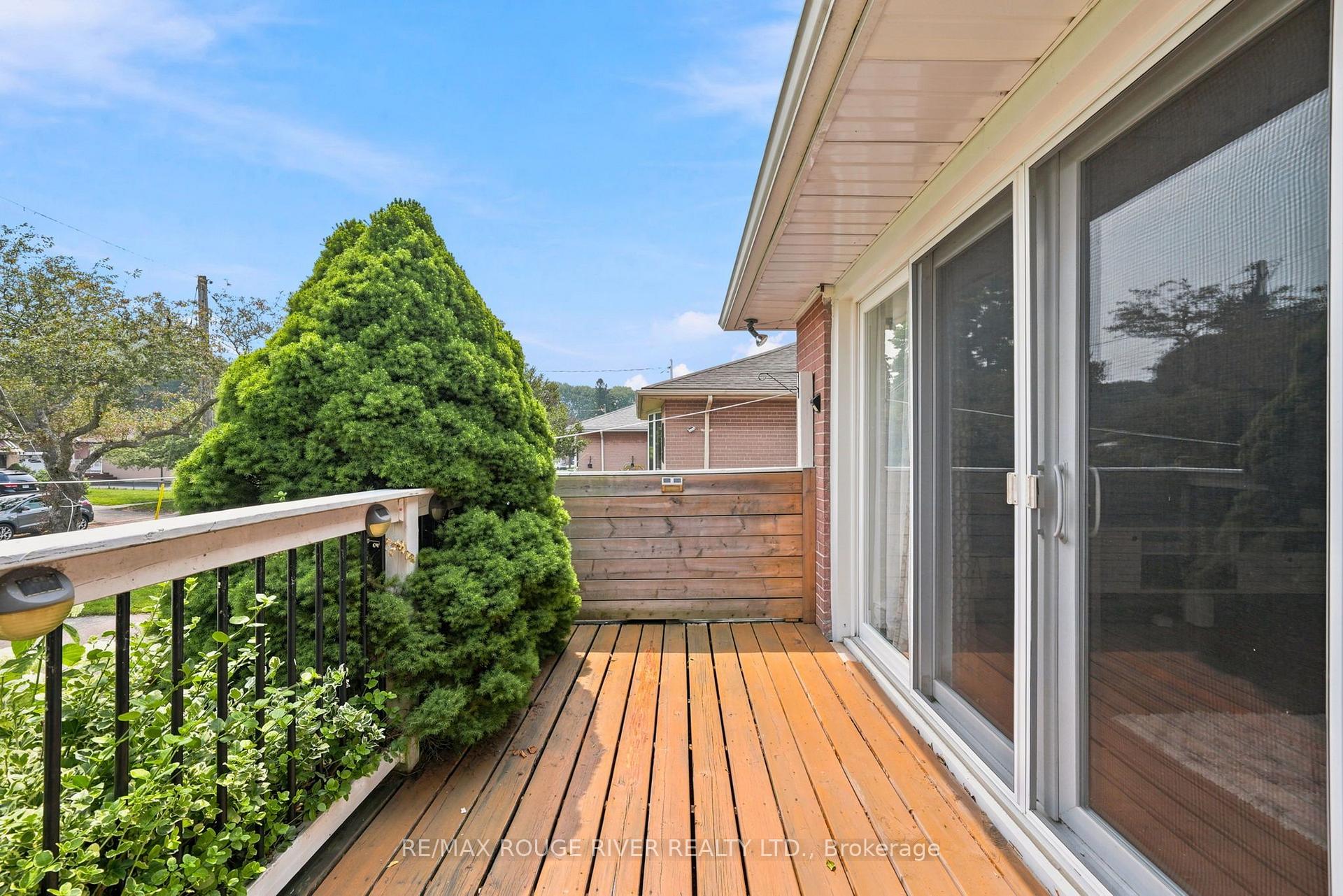 Photo 12 of 5 Pixley Crescent, Scarborough, West Hill — HOMEH