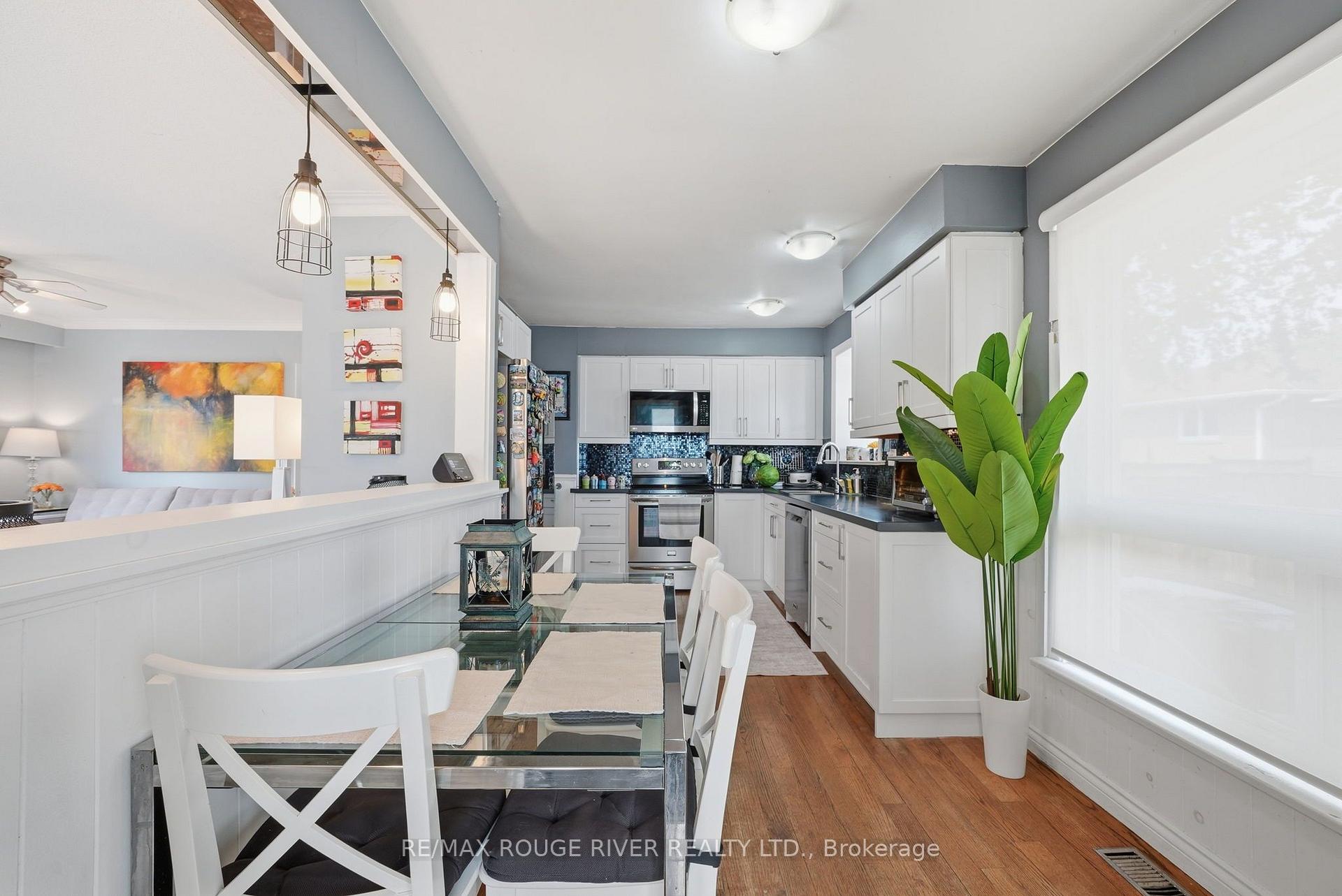 Photo 14 of 5 Pixley Crescent, Scarborough, West Hill — HOMEH