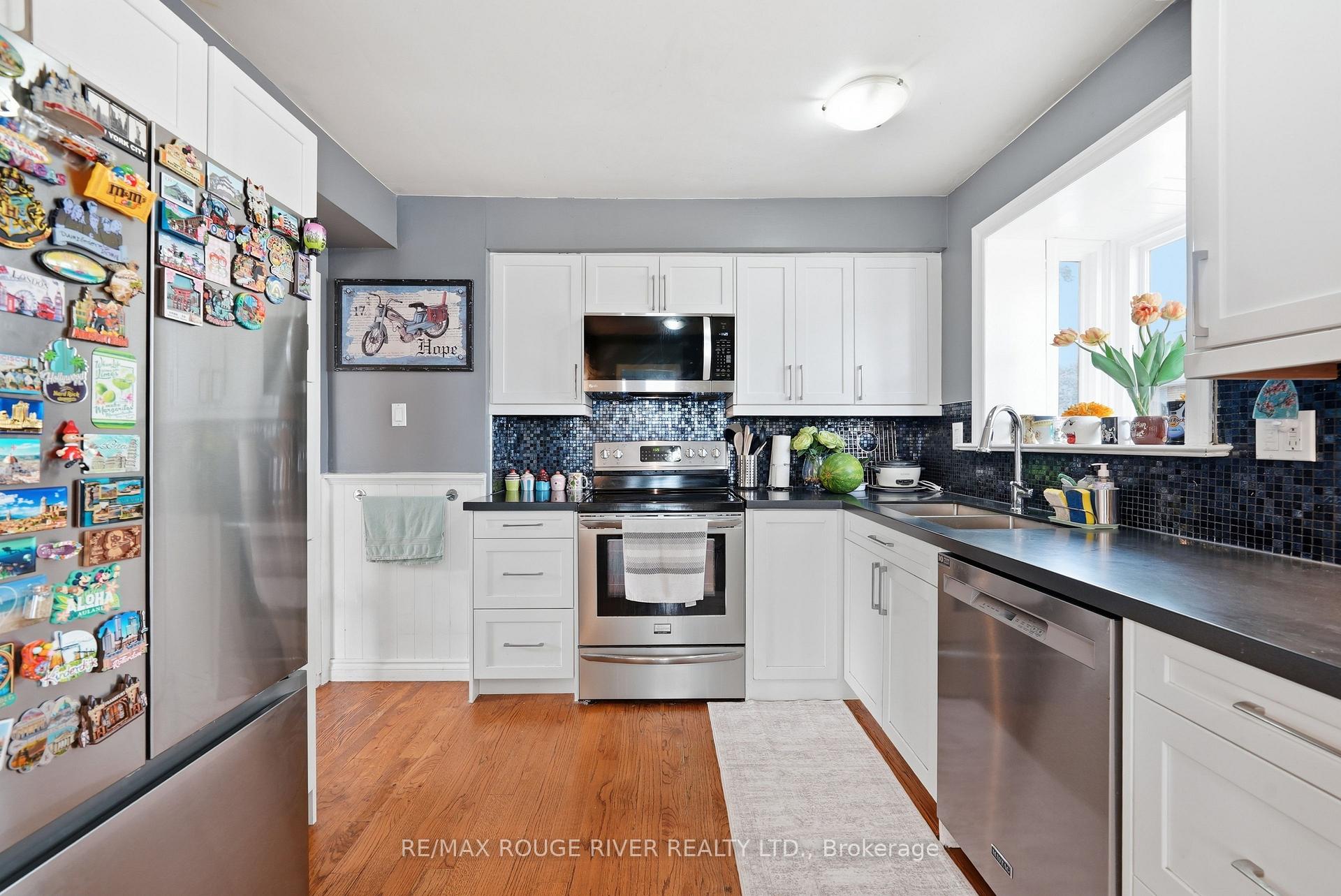 Photo 16 of 5 Pixley Crescent, Scarborough, West Hill — HOMEH