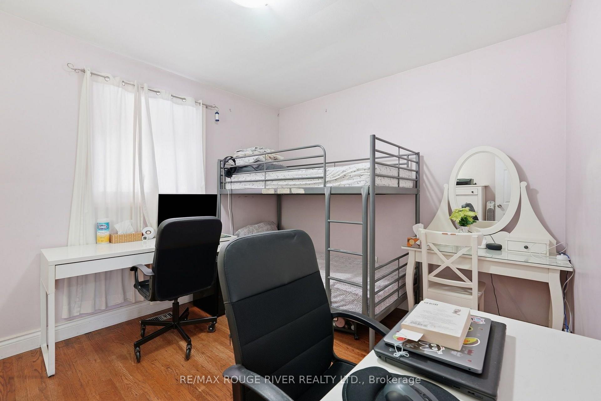Photo 17 of 5 Pixley Crescent, Scarborough, West Hill — HOMEH
