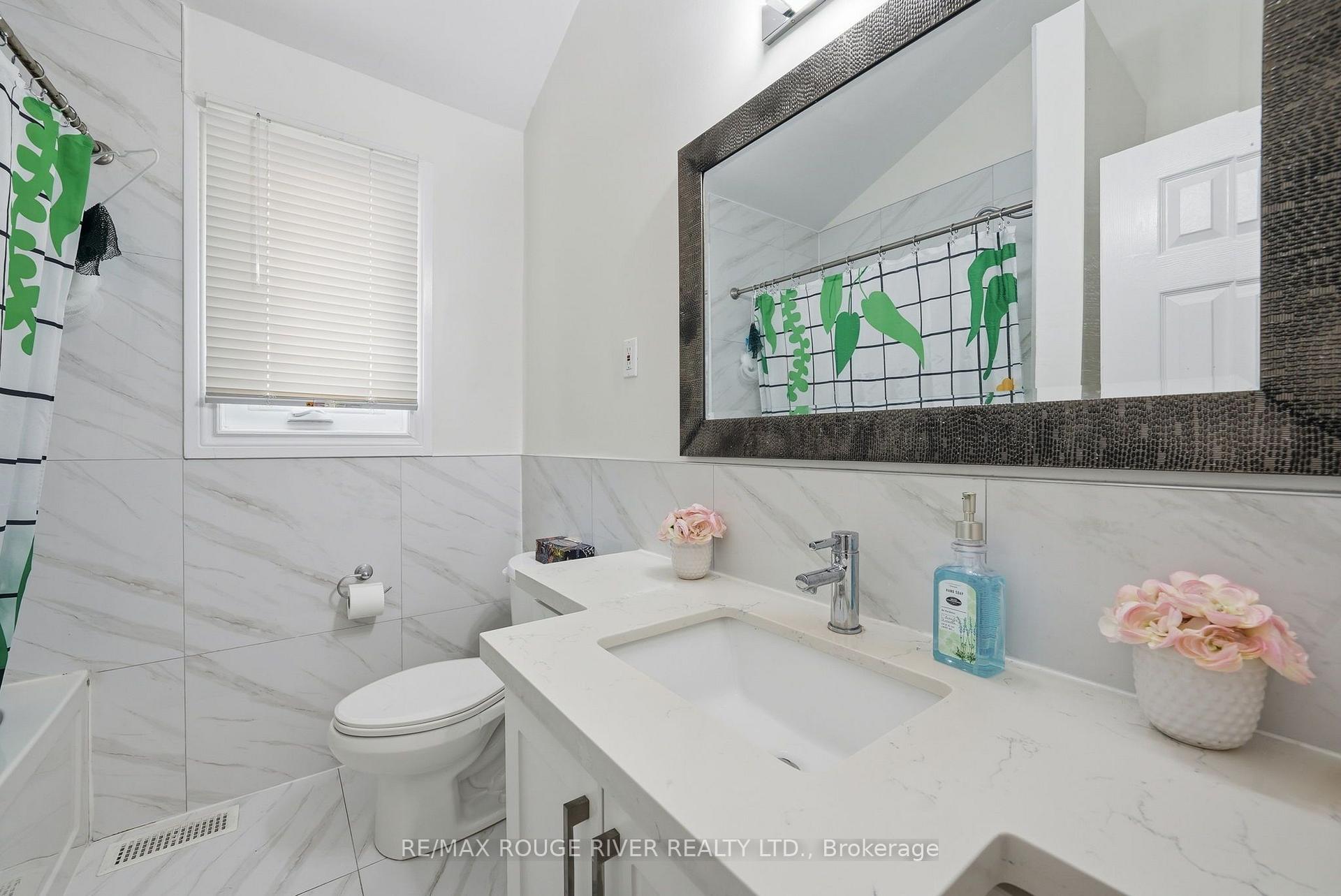 Photo 23 of 5 Pixley Crescent, Scarborough, West Hill — HOMEH