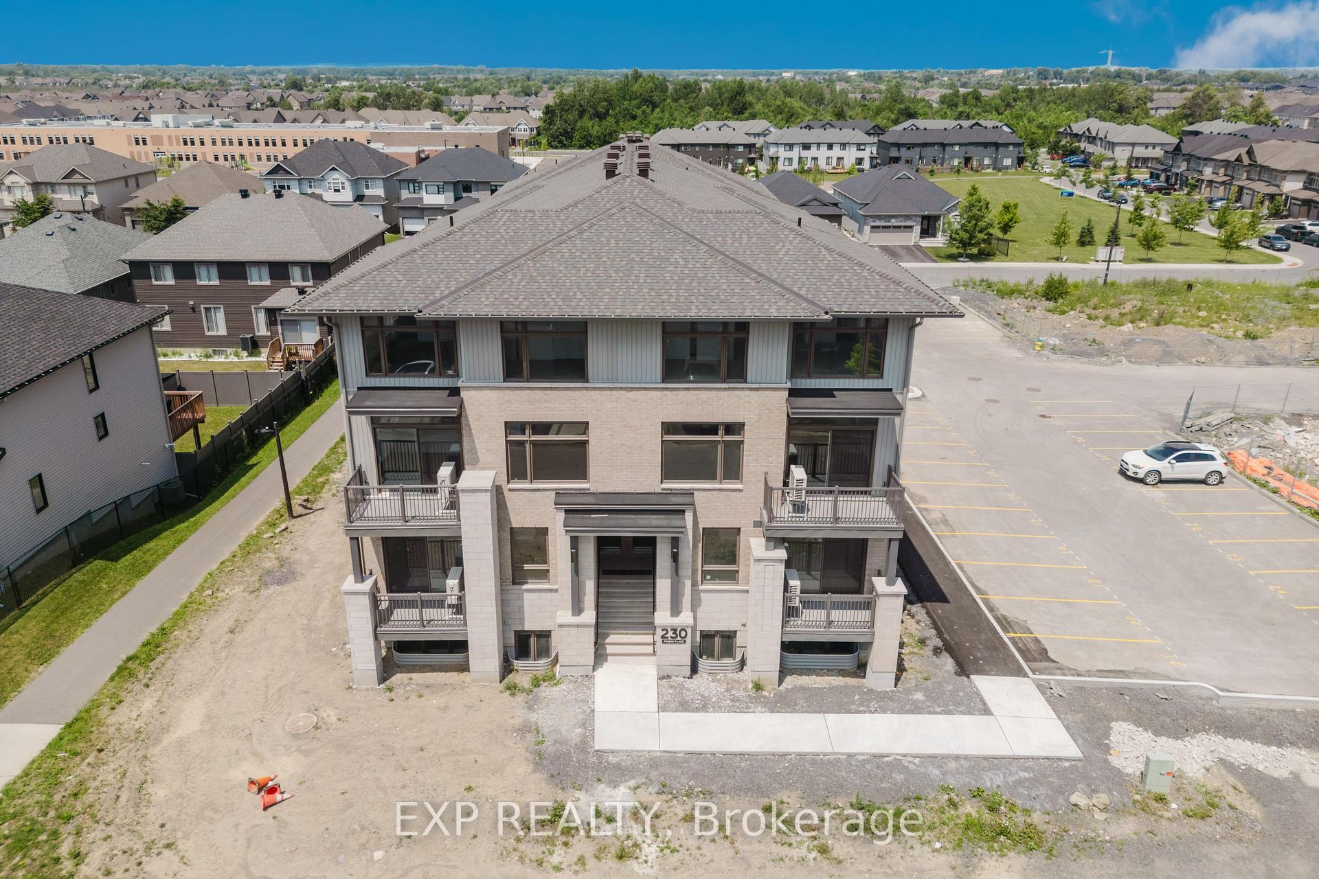 Photo 2 of Unit E, 230 Pingwi Place E, Ottawa, Blossom Park/Kemp Park/Findlay Creek — HOMEH