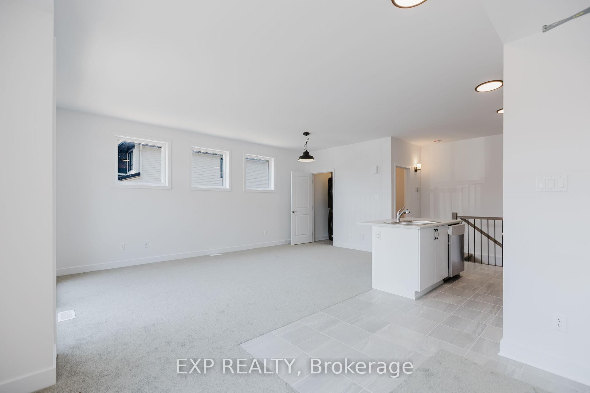 Photo 5 of Unit E, 230 Pingwi Place E, Ottawa, Blossom Park/Kemp Park/Findlay Creek — HOMEH