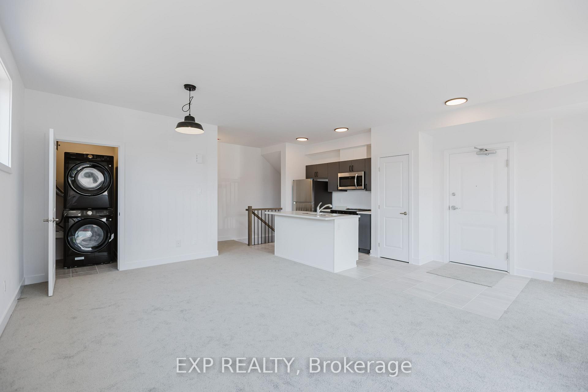 Photo 6 of Unit E, 230 Pingwi Place E, Ottawa, Blossom Park/Kemp Park/Findlay Creek — HOMEH