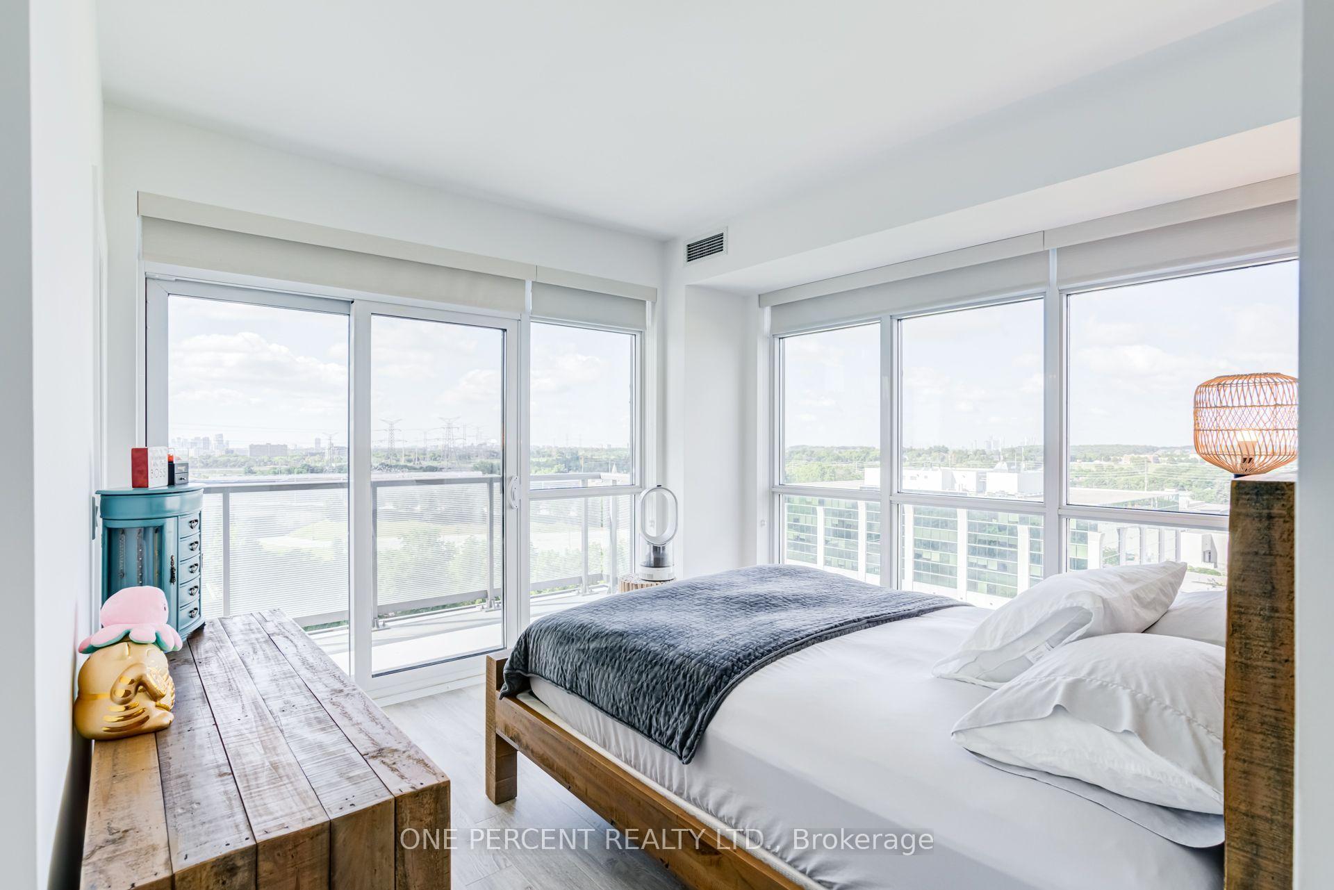 Photo 4 of Unit 804, 65 Oneida Crescent, Richmond Hill, Langstaff — HOMEH