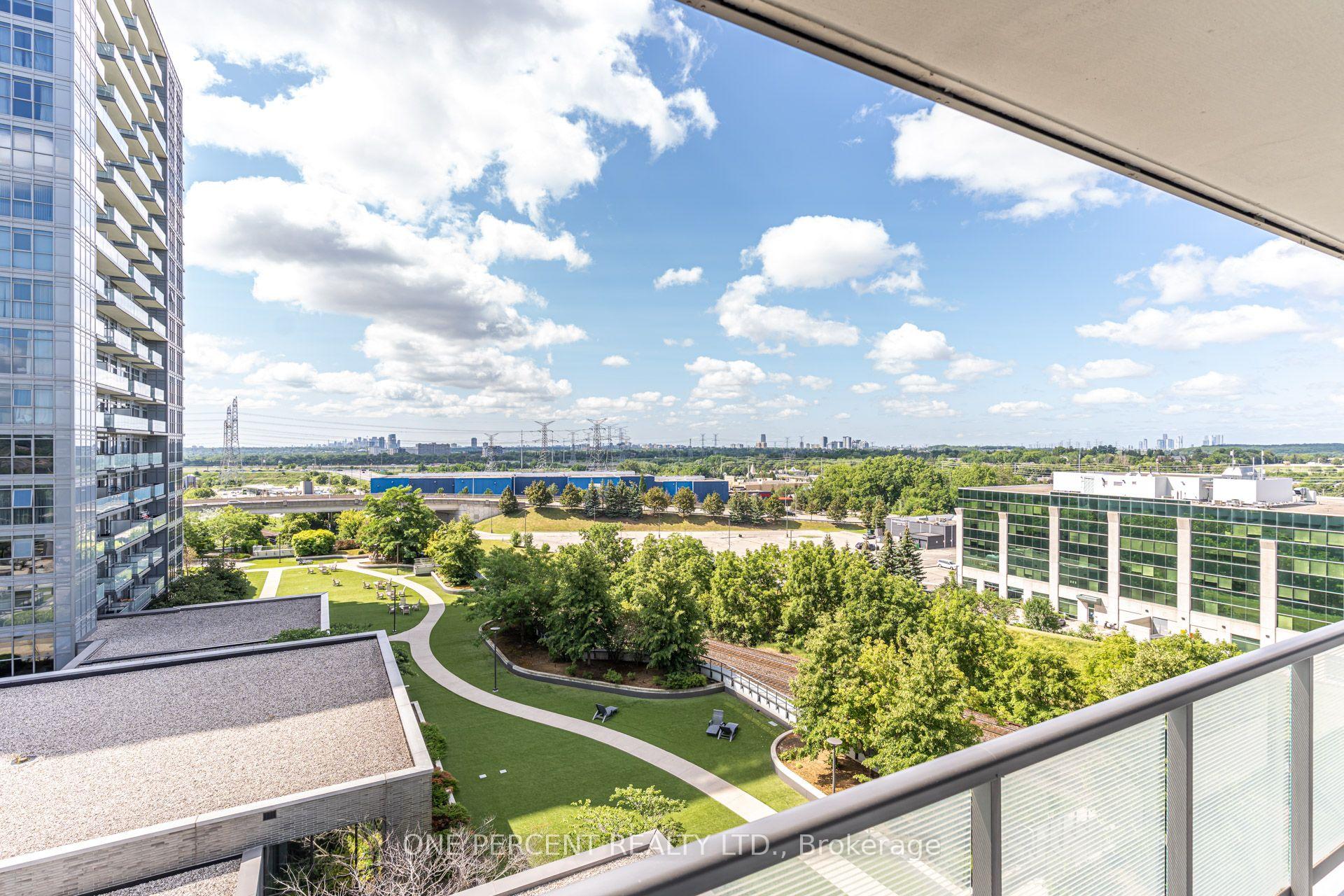 Photo 6 of Unit 804, 65 Oneida Crescent, Richmond Hill, Langstaff — HOMEH