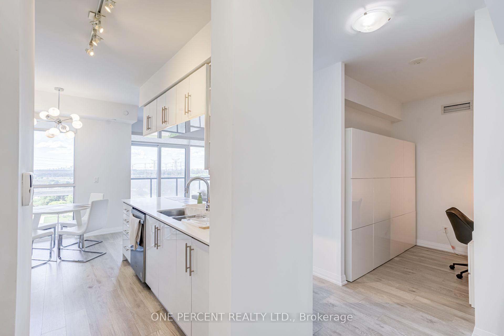 Photo 7 of Unit 804, 65 Oneida Crescent, Richmond Hill, Langstaff — HOMEH