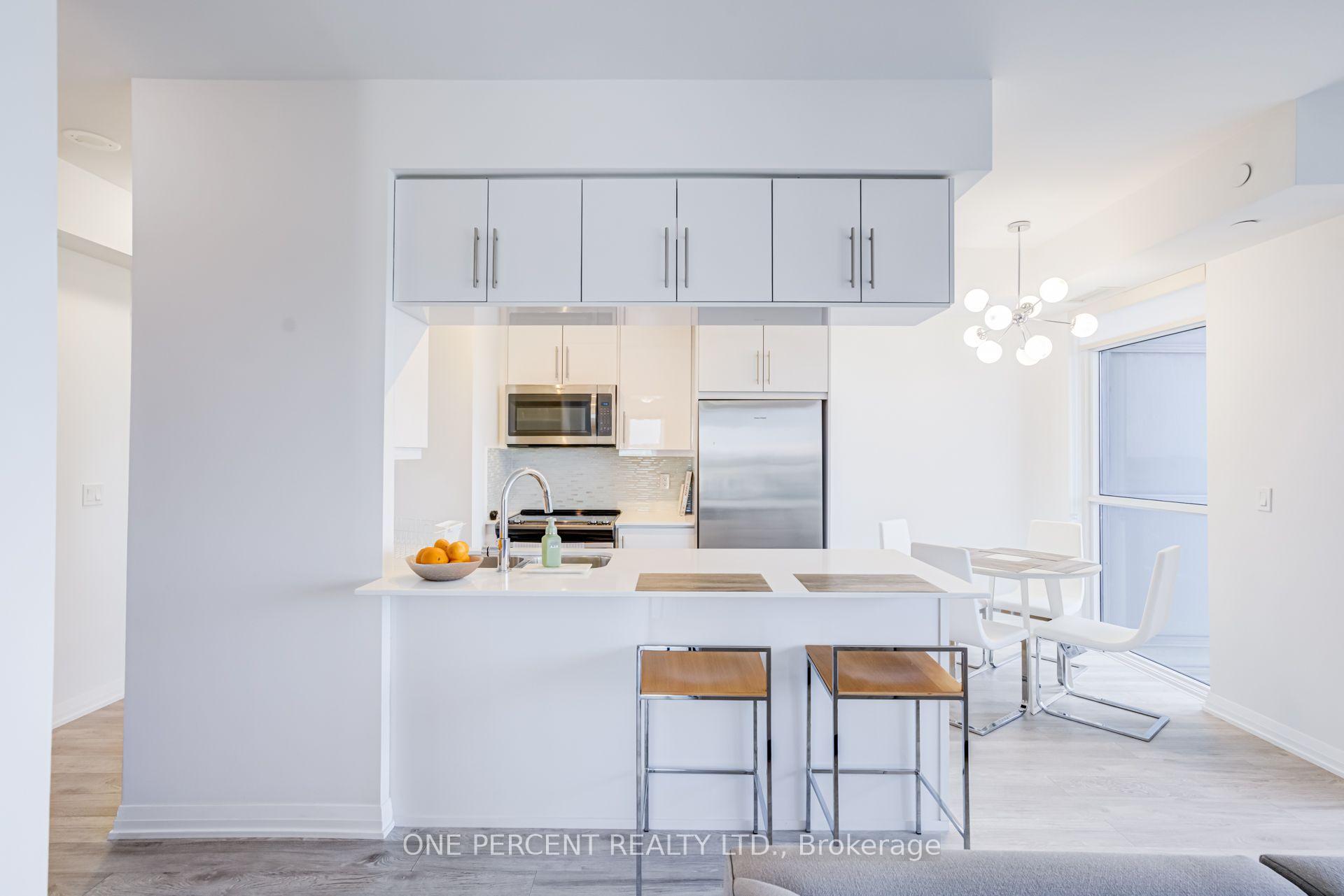 Photo 10 of Unit 804, 65 Oneida Crescent, Richmond Hill, Langstaff — HOMEH
