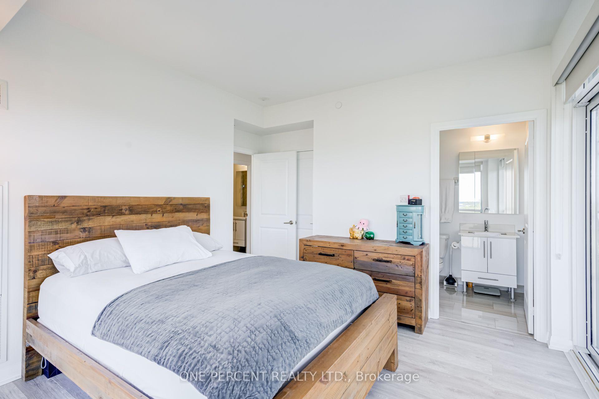 Photo 21 of Unit 804, 65 Oneida Crescent, Richmond Hill, Langstaff — HOMEH