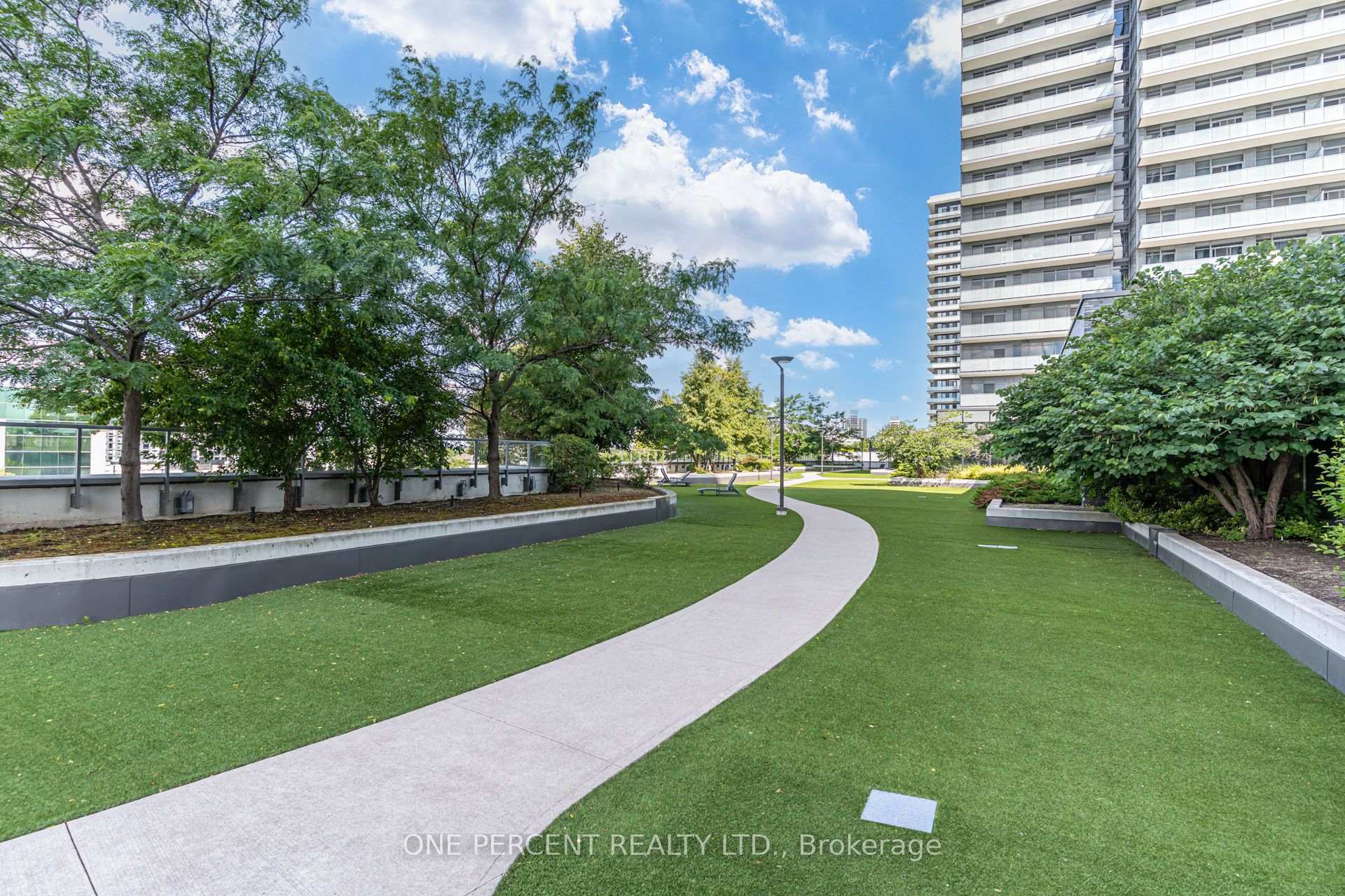 Photo 33 of Unit 804, 65 Oneida Crescent, Richmond Hill, Langstaff — HOMEH