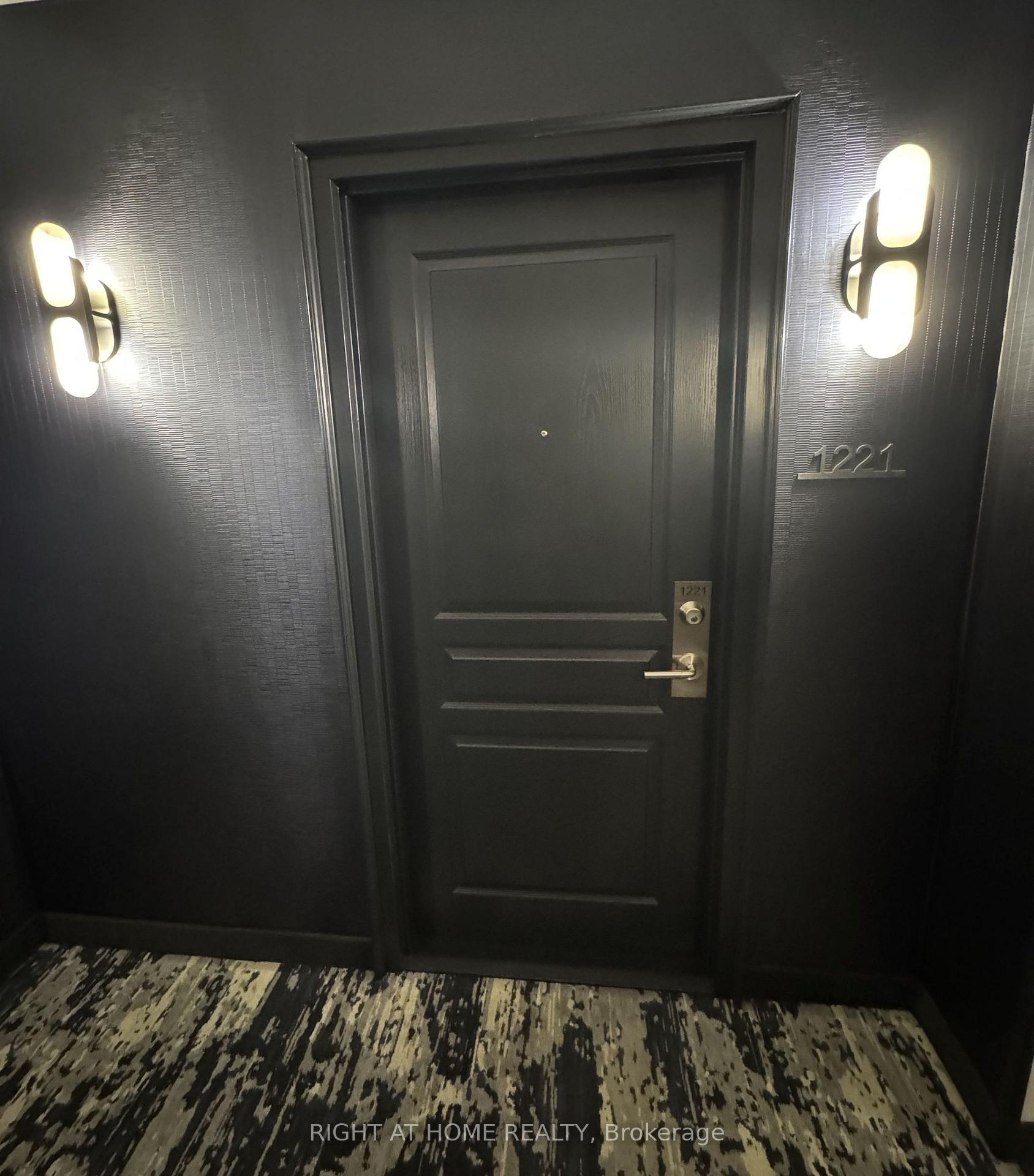 Photo 4 of Unit 1221, 140 Simcoe Street, Toronto, Waterfront Communities — HOMEH