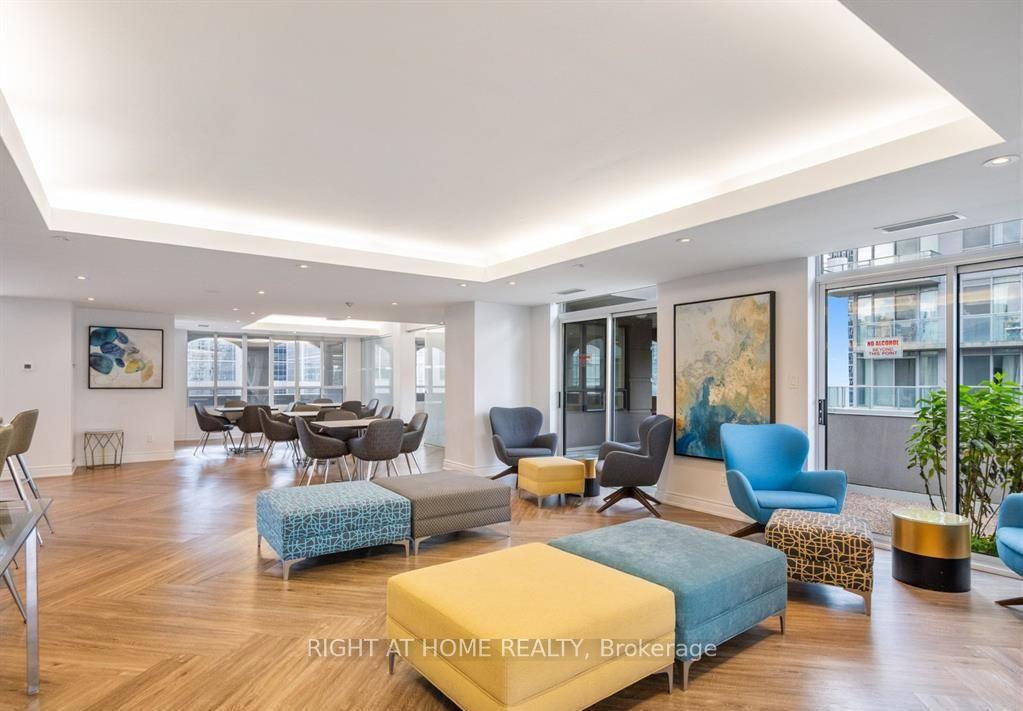 Photo 11 of Unit 1221, 140 Simcoe Street, Toronto, Waterfront Communities — HOMEH