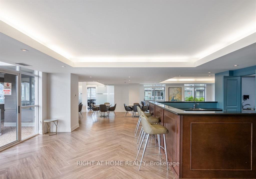 Photo 12 of Unit 1221, 140 Simcoe Street, Toronto, Waterfront Communities — HOMEH