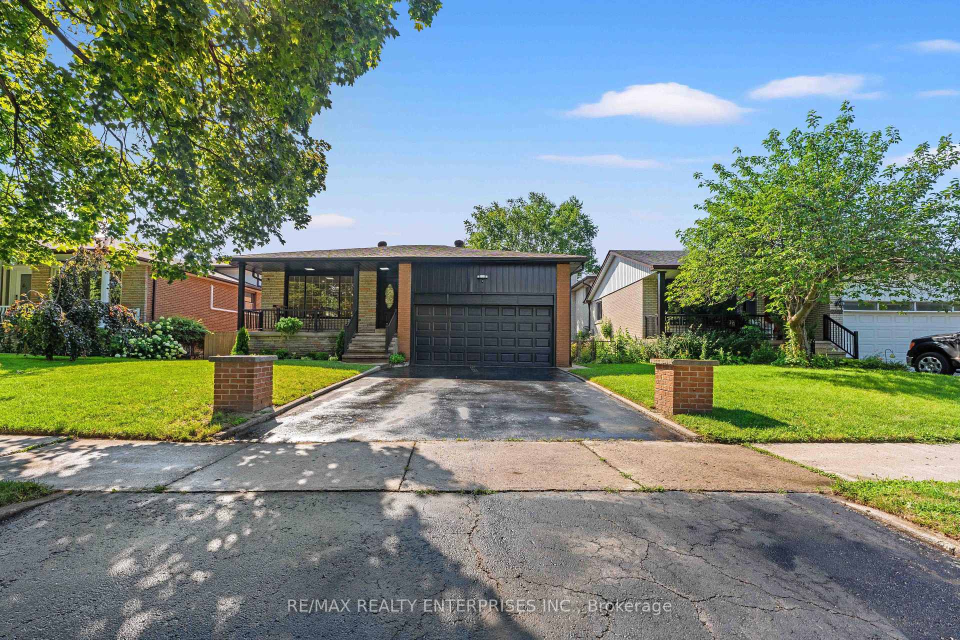 Photo 2 of Unit Upper, 2348 Denise Road, Mississauga, Lakeview — HOMEH